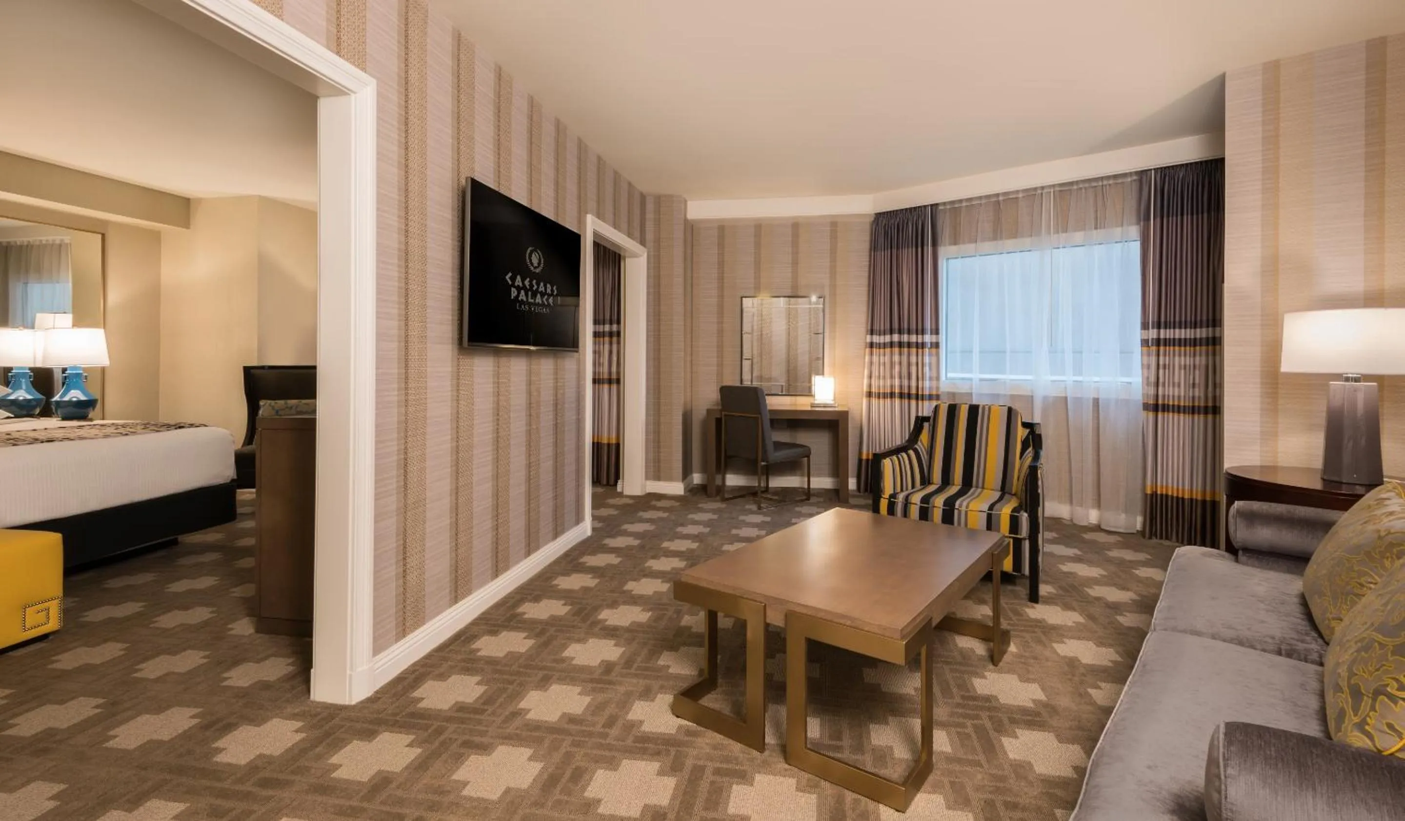 Living room, Bed in Caesars Palace Hotel & Casino