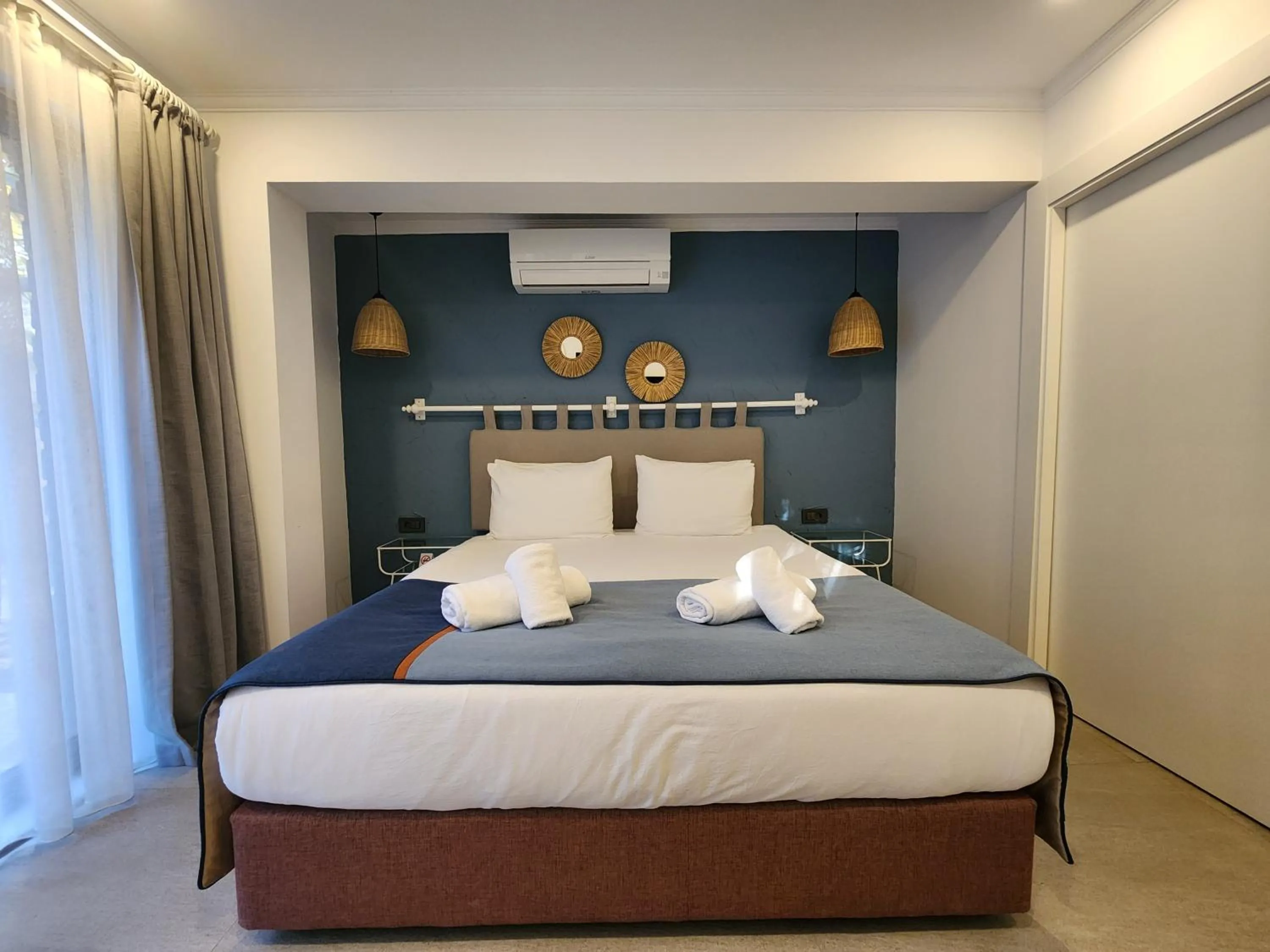 Bed in Park Hotel Rooms & Apart