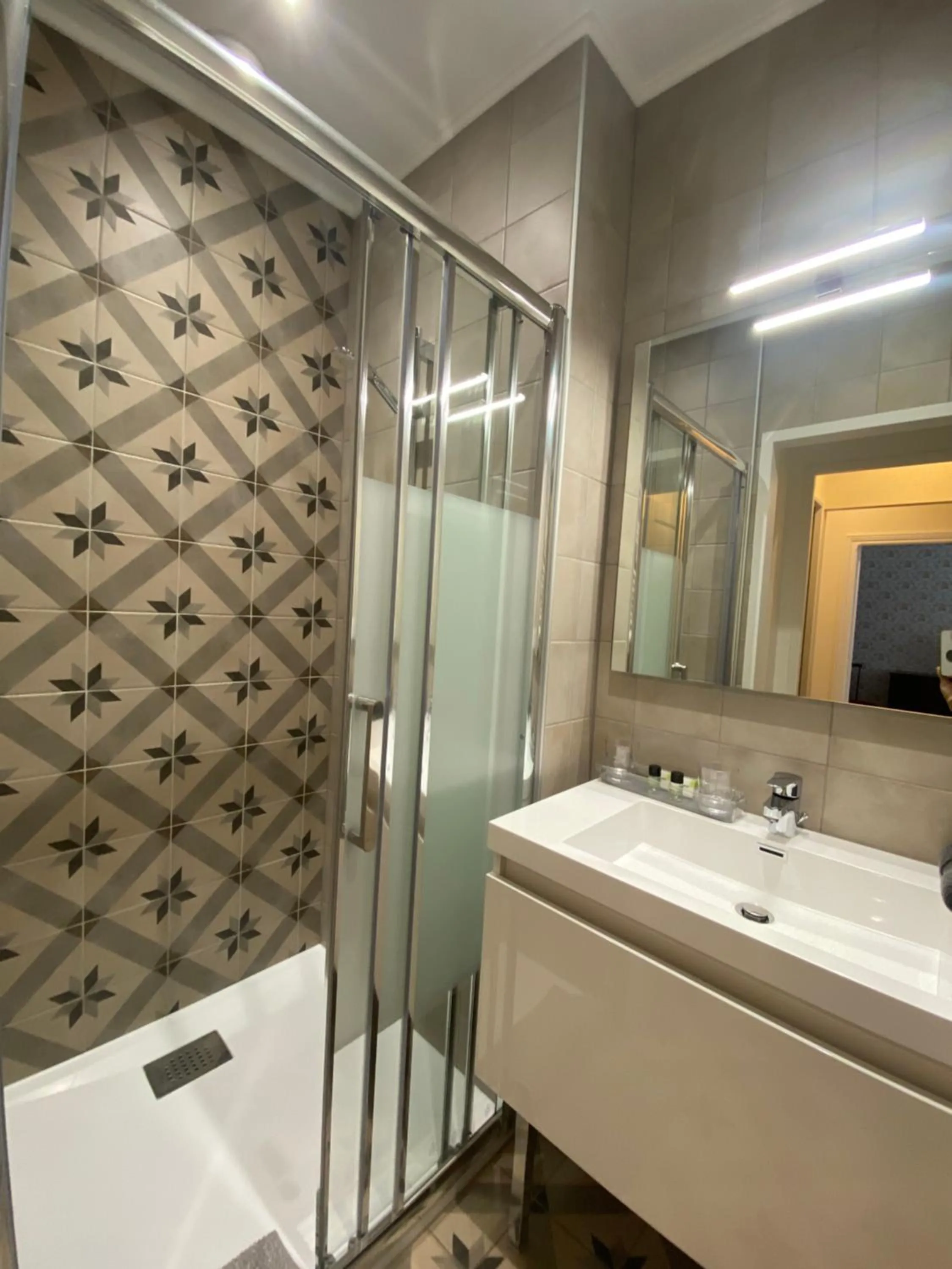 Bathroom in Logis Vélès