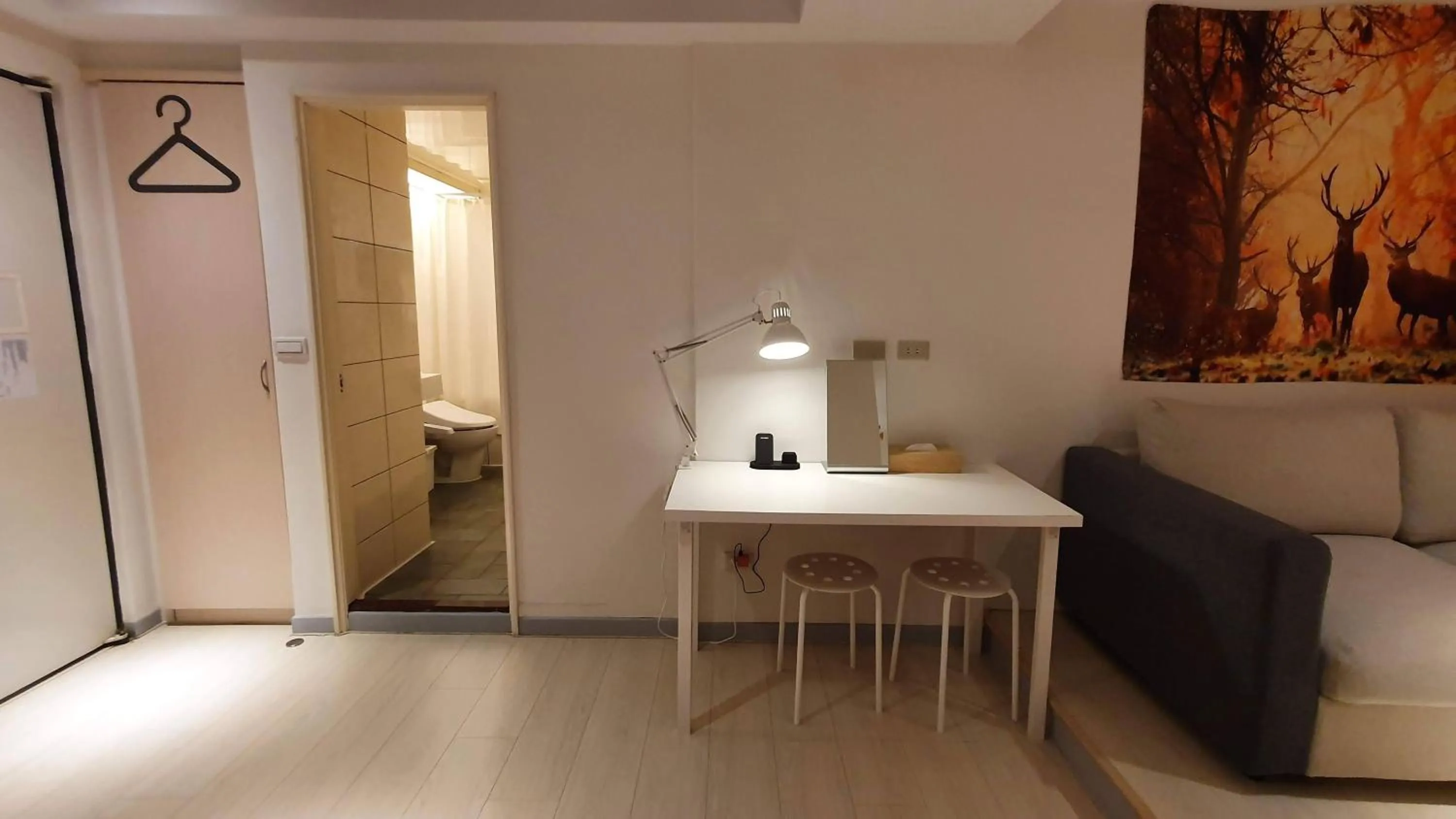 Property building in Yomi Hotel - ShuangLian MRT