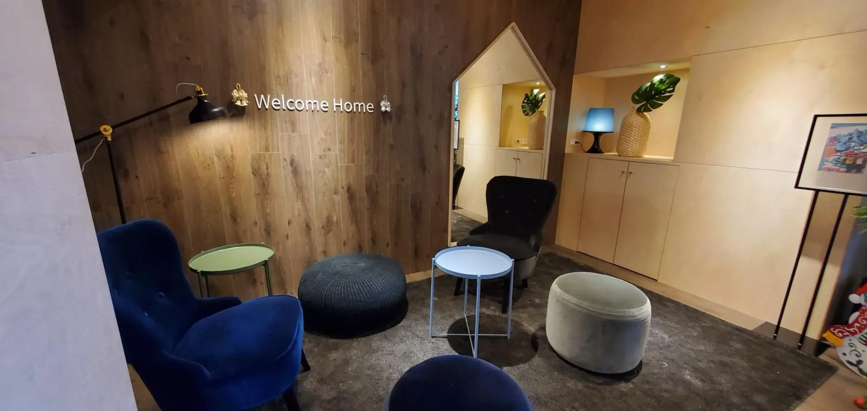 Lounge or bar in Yomi Hotel - ShuangLian MRT Lounge or bar in Yomi Hotel - ShuangLian MRT