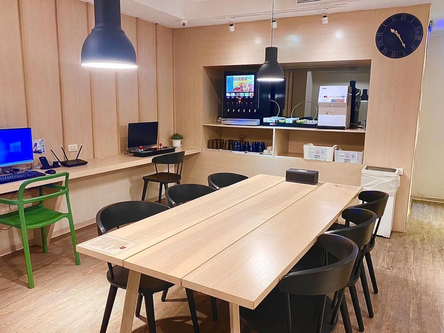 Coffee/tea facilities in Yomi Hotel - ShuangLian MRT