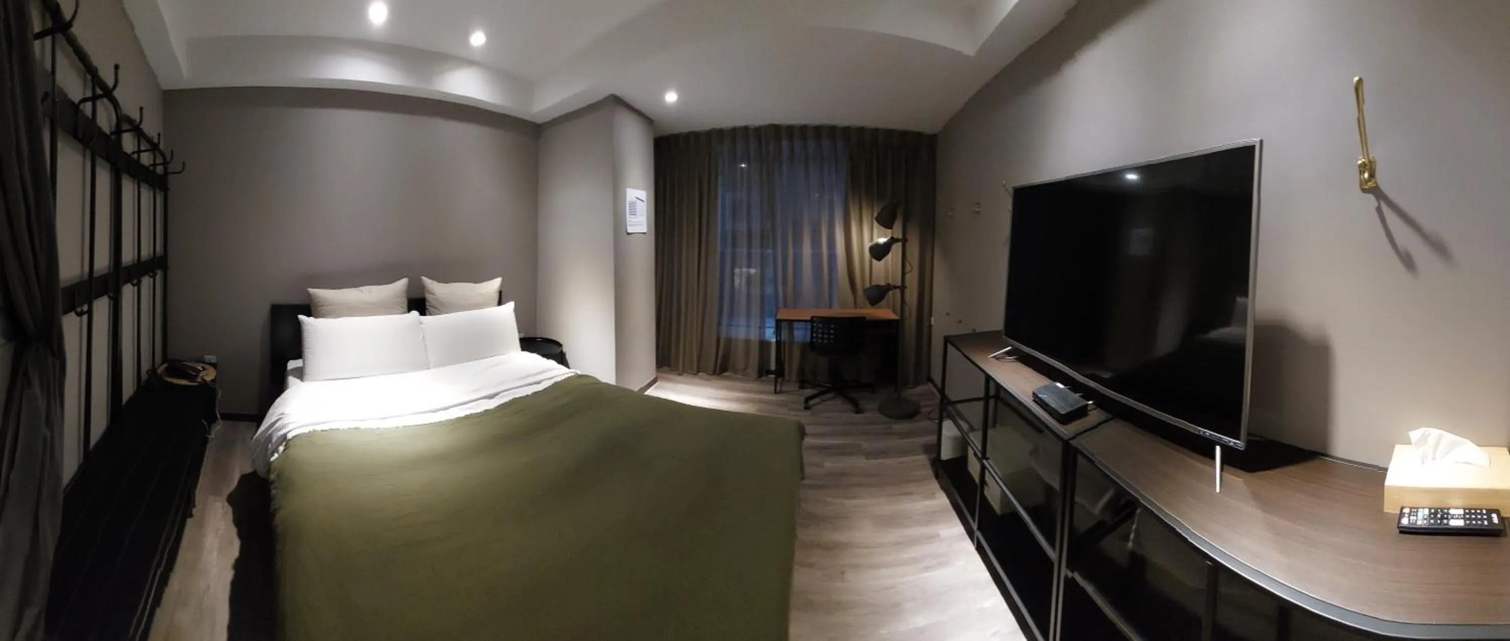 TV and multimedia, Bed in Yomi Hotel - ShuangLian MRT