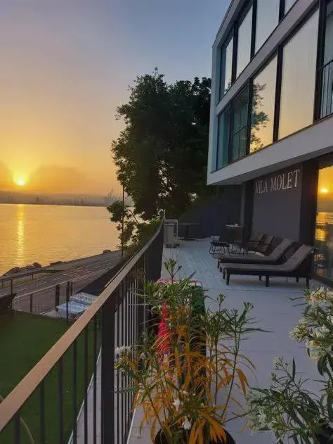 VILA MOLET KOPER VILA MOLET KOPER
