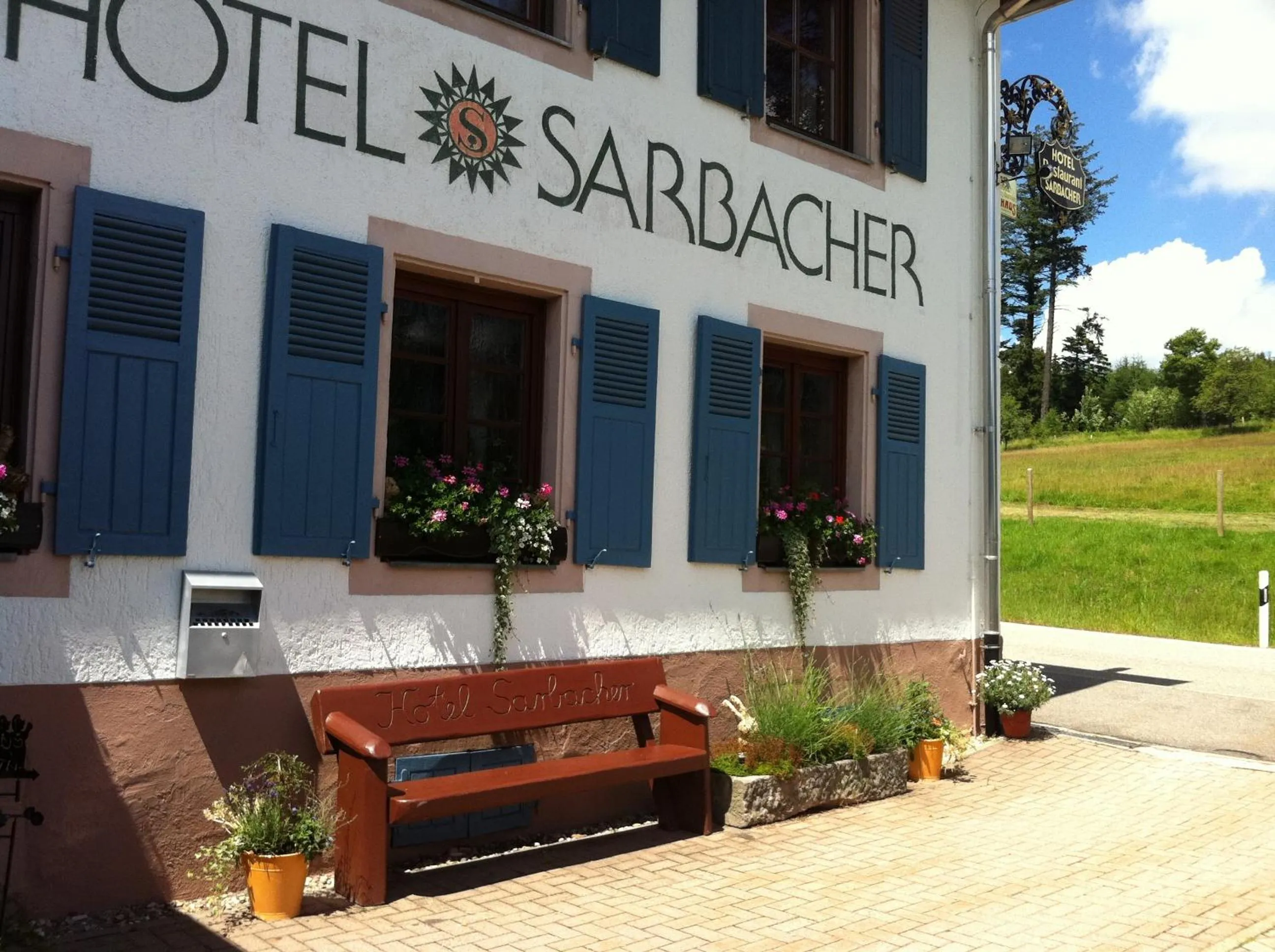 Facade/entrance in Hotel Sarbacher