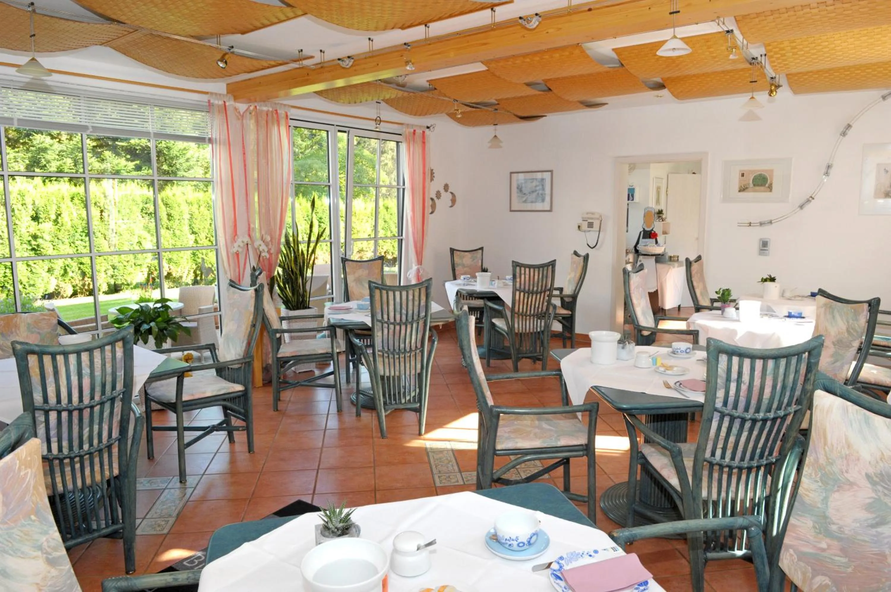 Food and drinks in Hotel Sarbacher