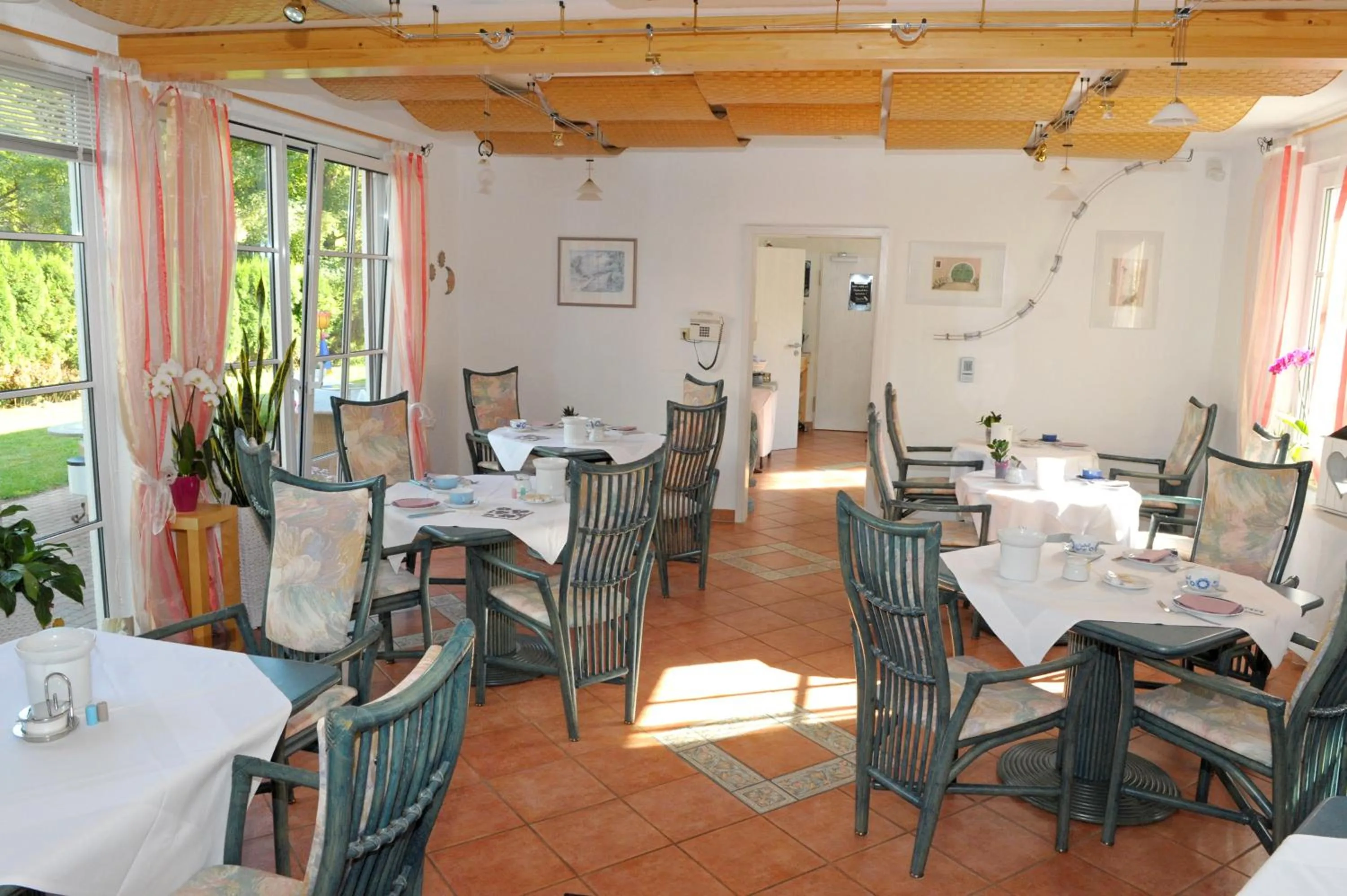 Food and drinks in Hotel Sarbacher