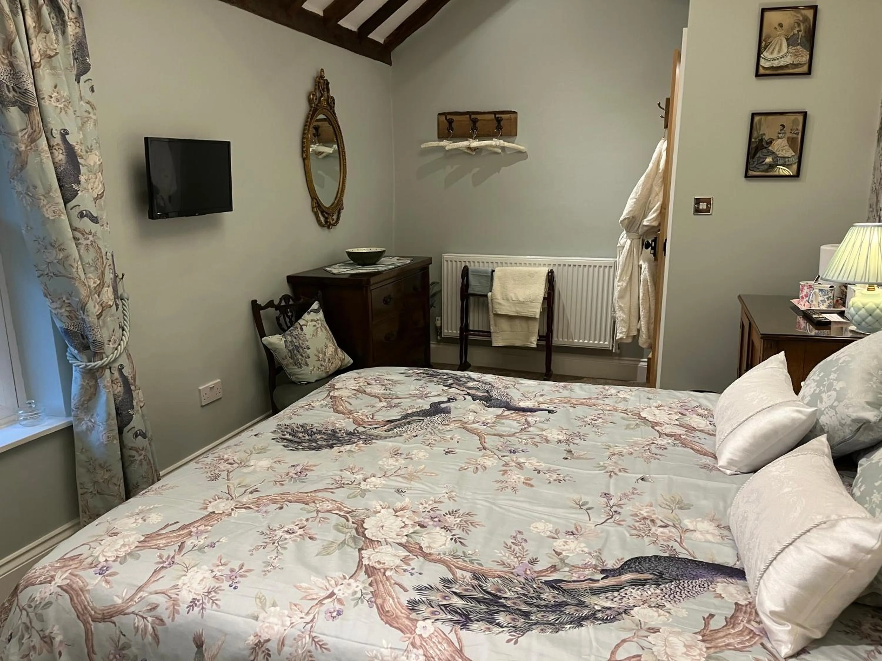 Bed in Picket Post House Bed & Breakfast