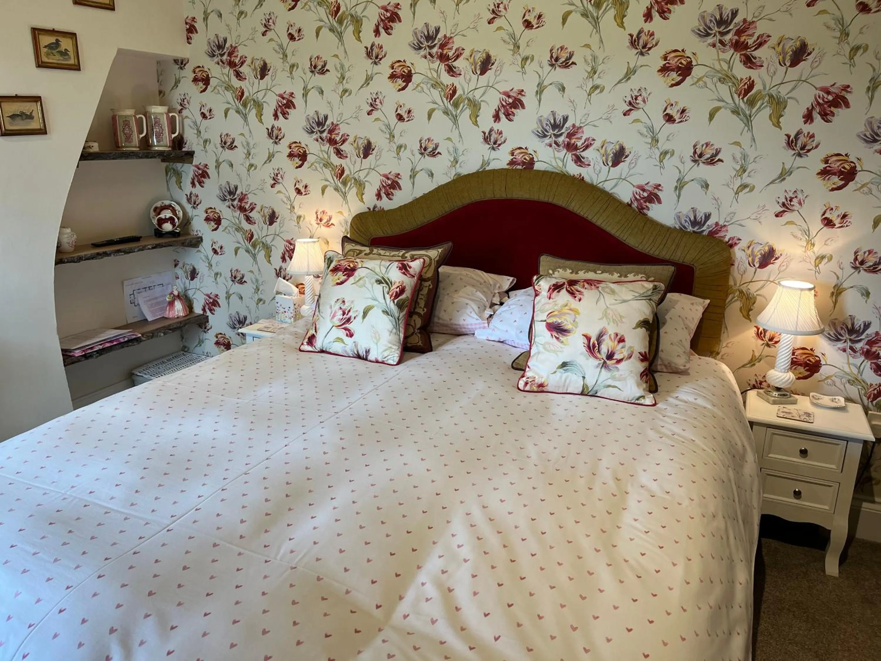 Bed in Picket Post House Bed & Breakfast