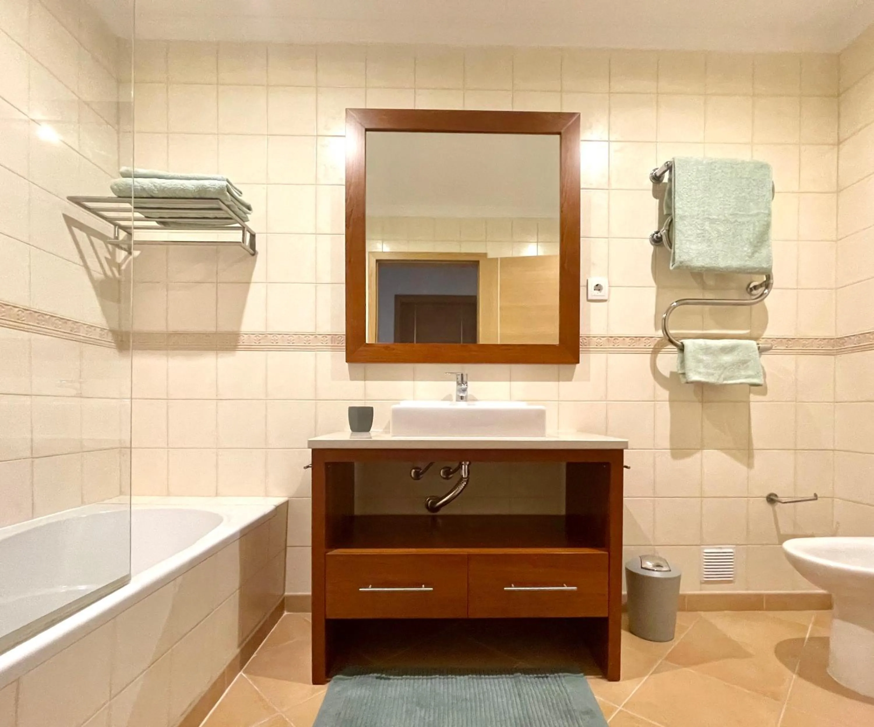 Shower in Muralha Residence