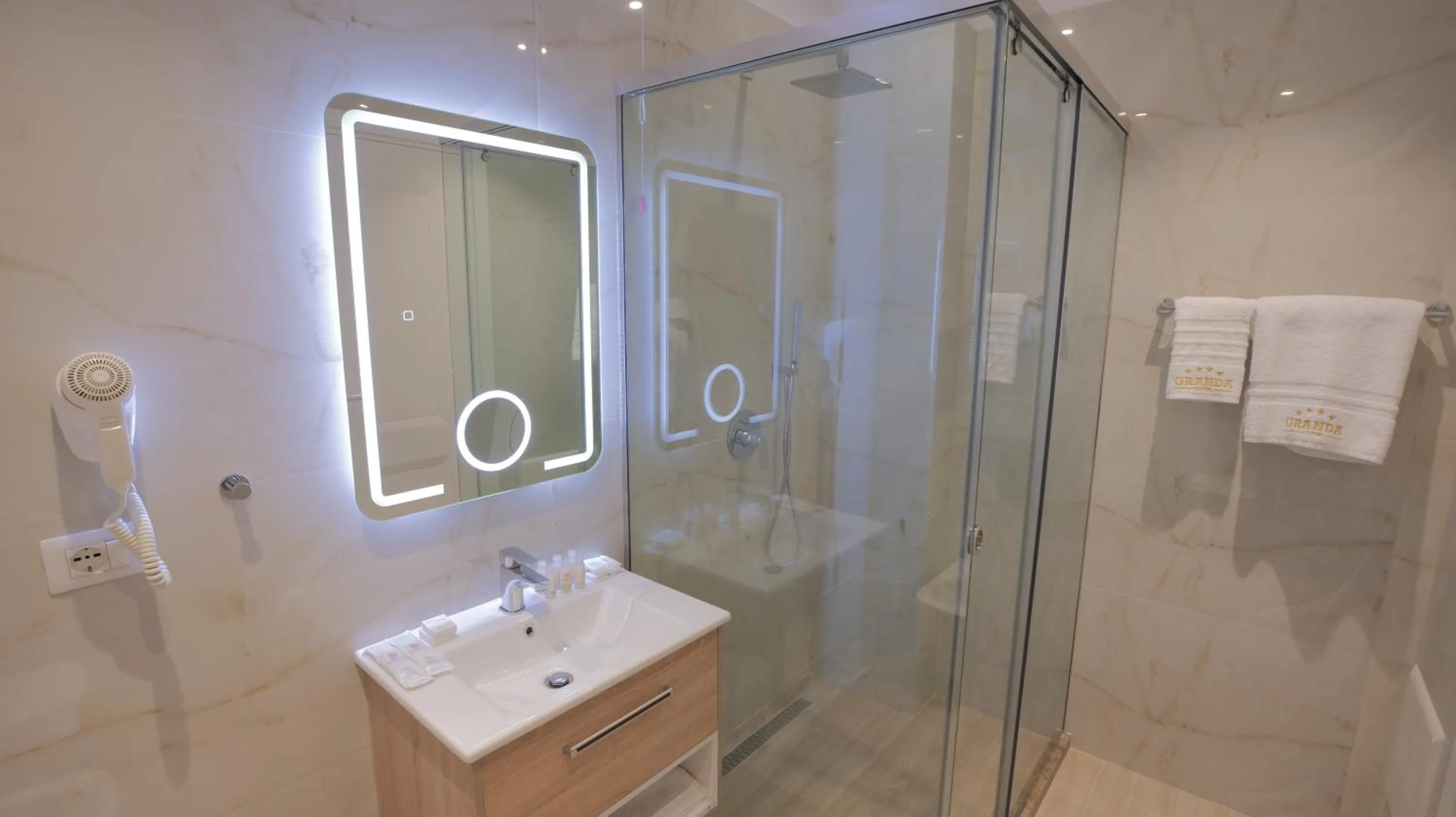 Bathroom in Granda Hotel