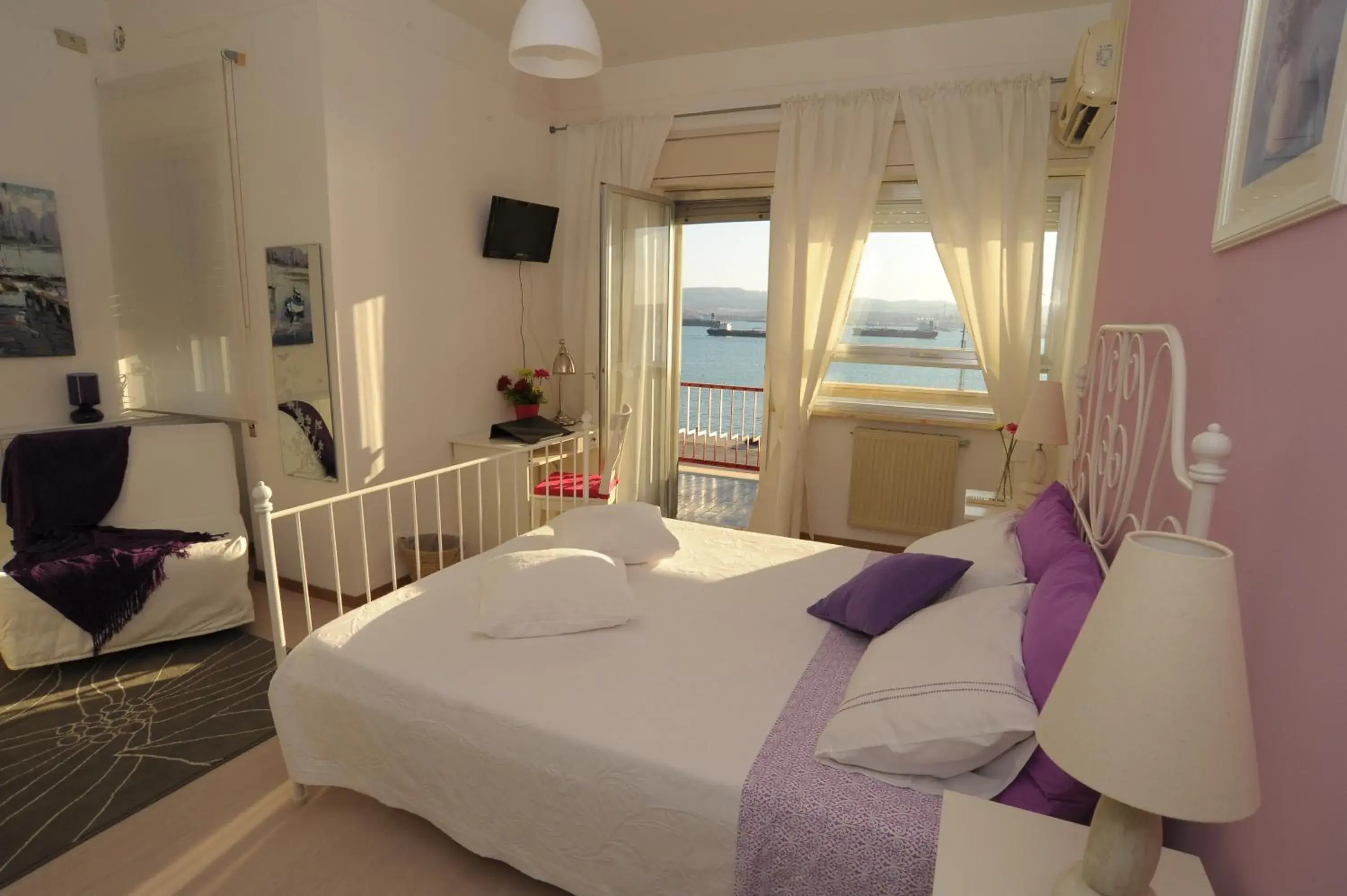 B&B Mare di Augusta La Finestra sul Porto B&B Mare di Augusta La Finestra sul Porto