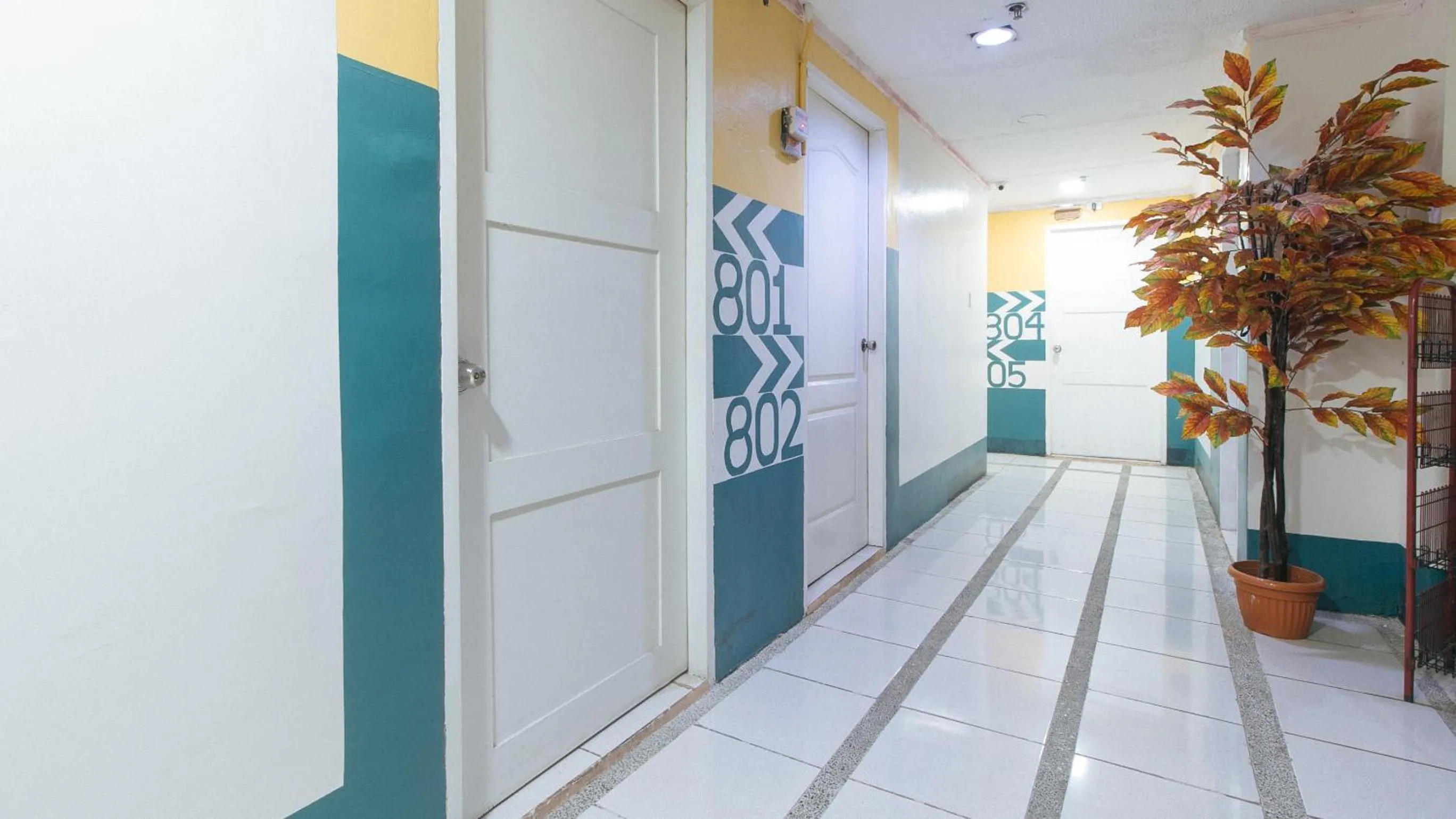 Area and facilities in RedDoorz at Crowne One Condo