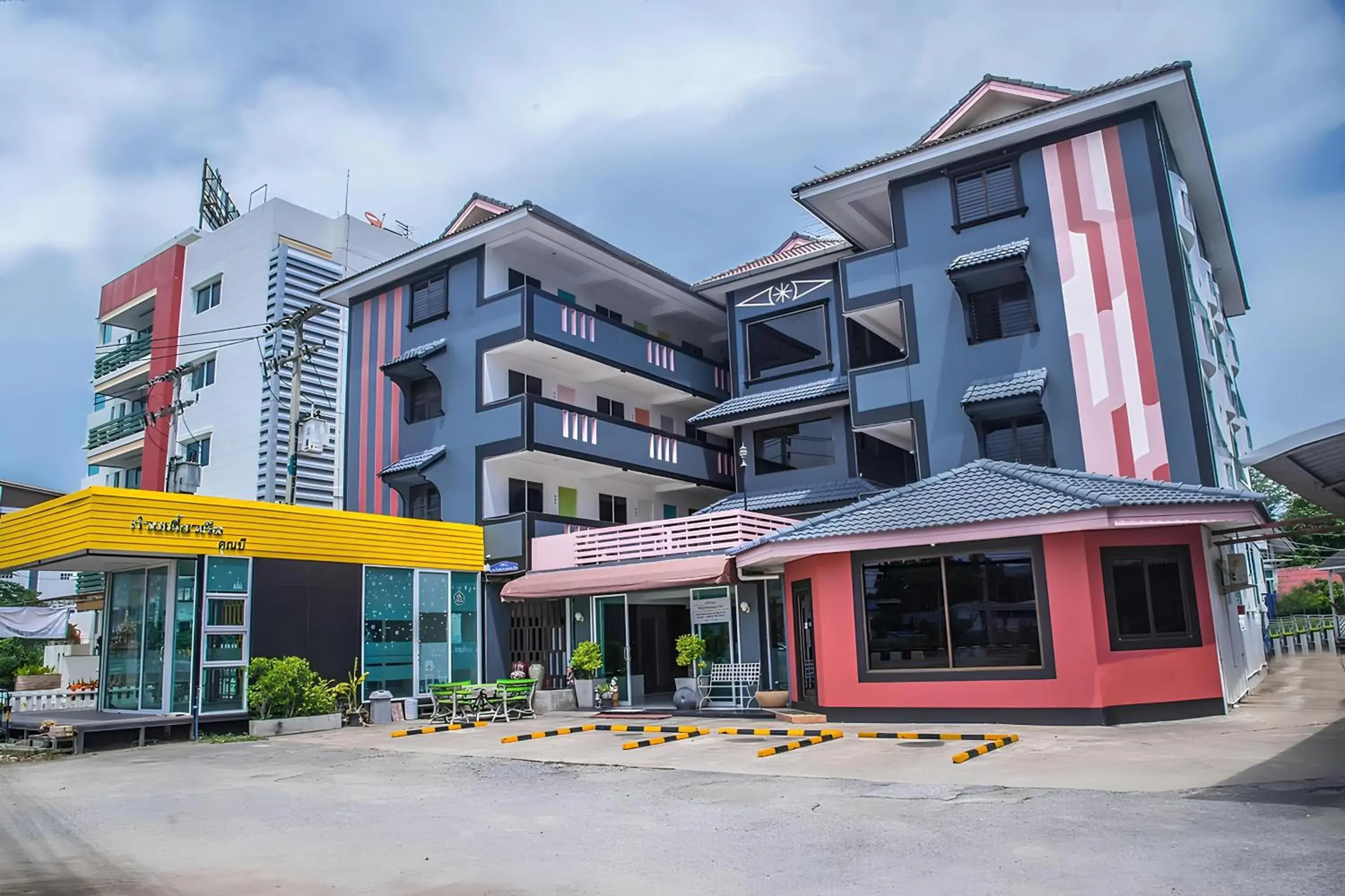 Property building in Sleep CNX Property building in Sleep CNX