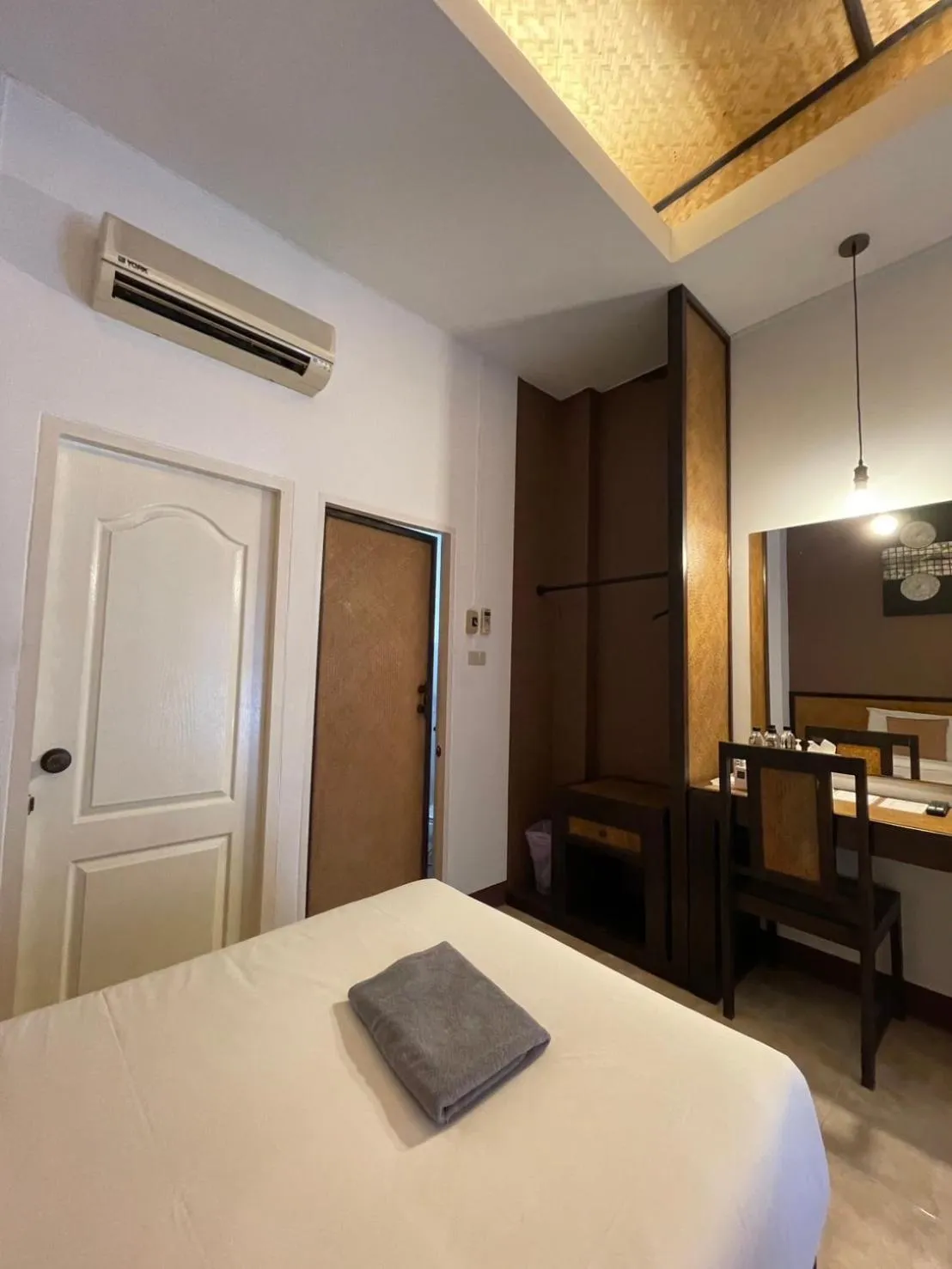 Bedroom, Bed in Sleep CNX