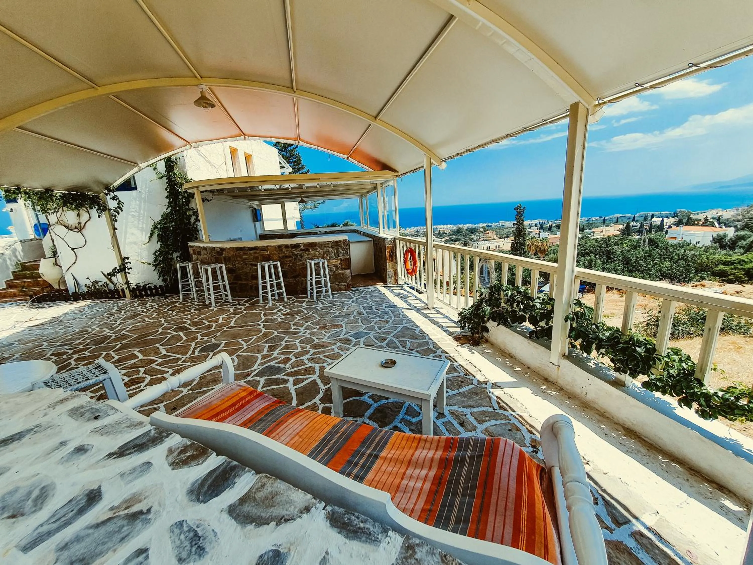 Spacious Room in Creta for 3 people, with Ac, Swimming Pool and Nature