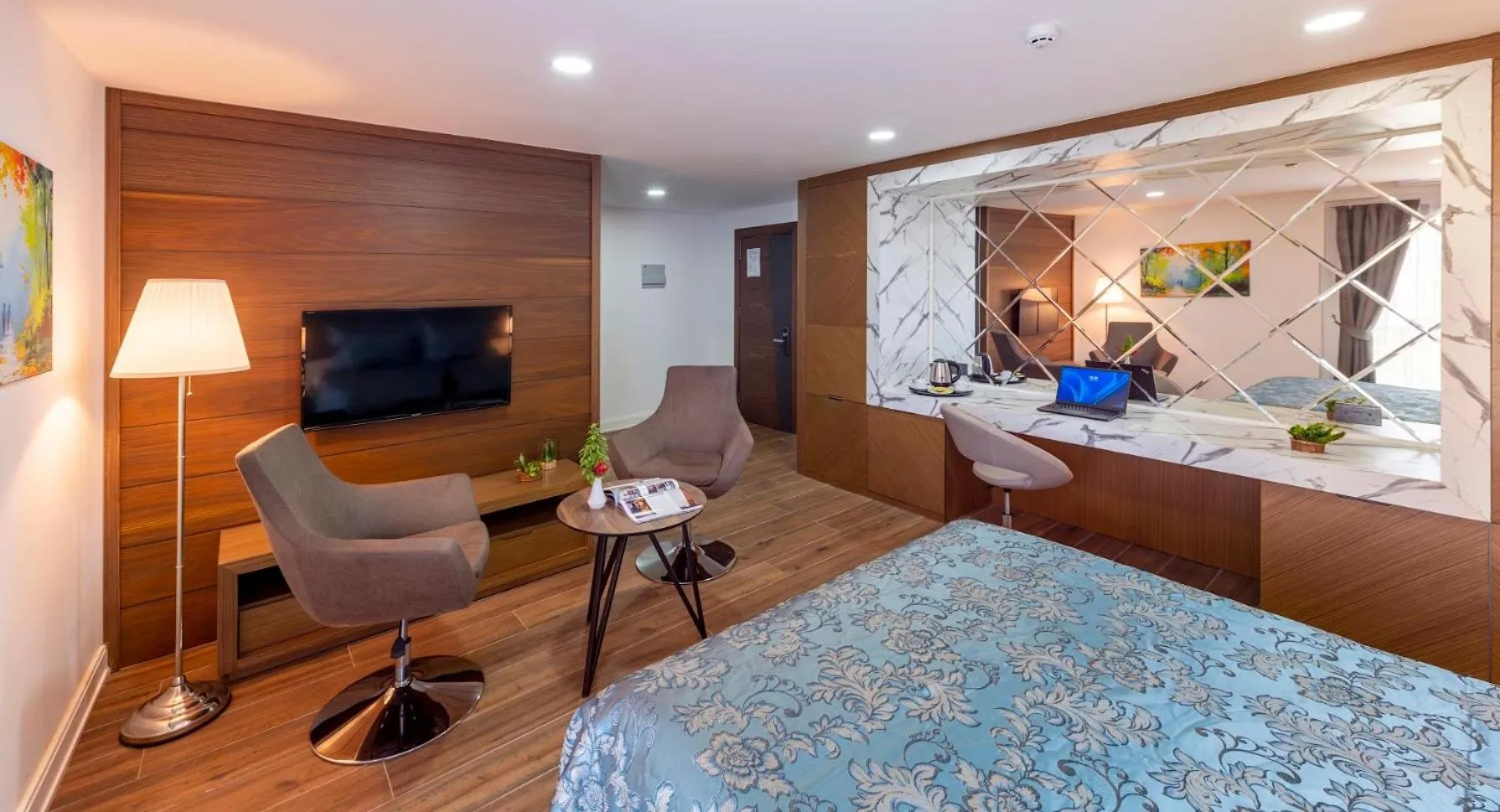 Bed in Novel Centre Point Hotel