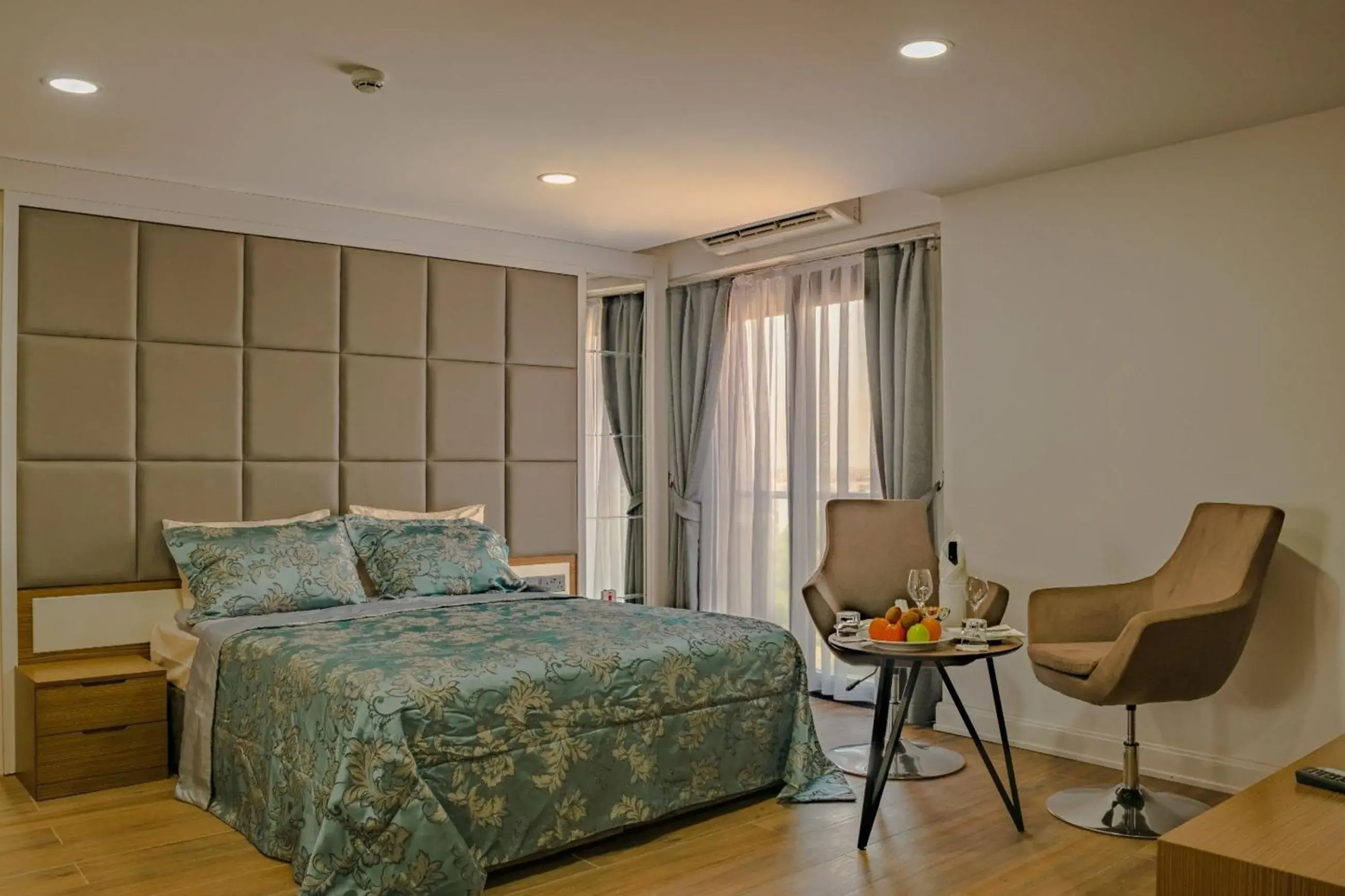 Family Room in Novel Centre Point Hotel Family Room in Novel Centre Point Hotel