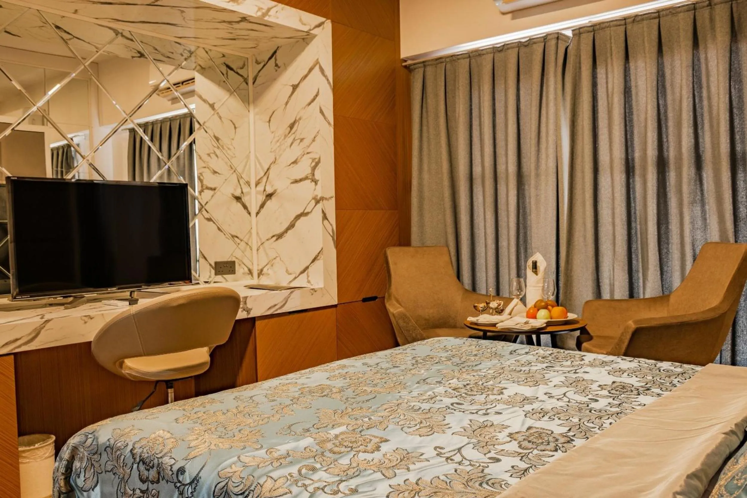 Bed in Novel Centre Point Hotel