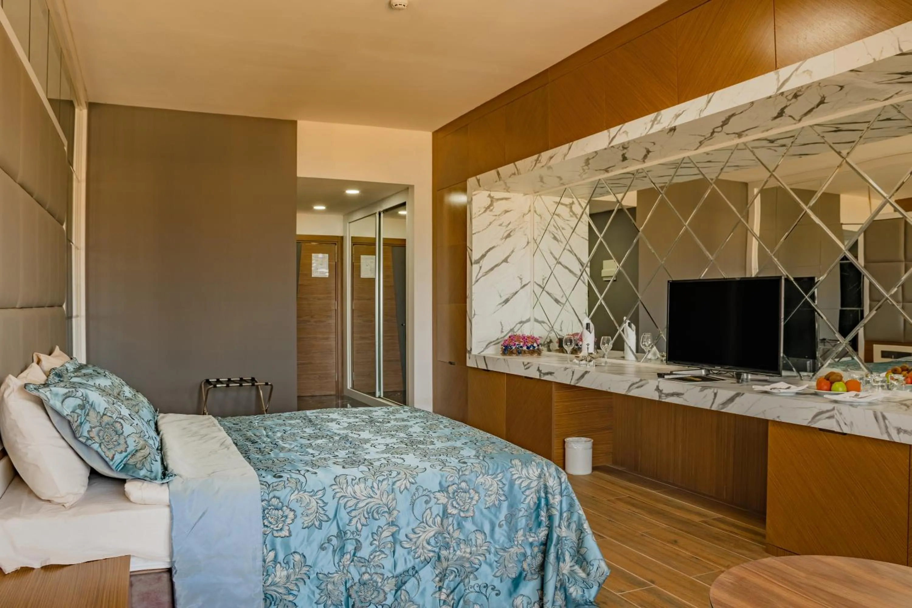 Bed in Novel Centre Point Hotel