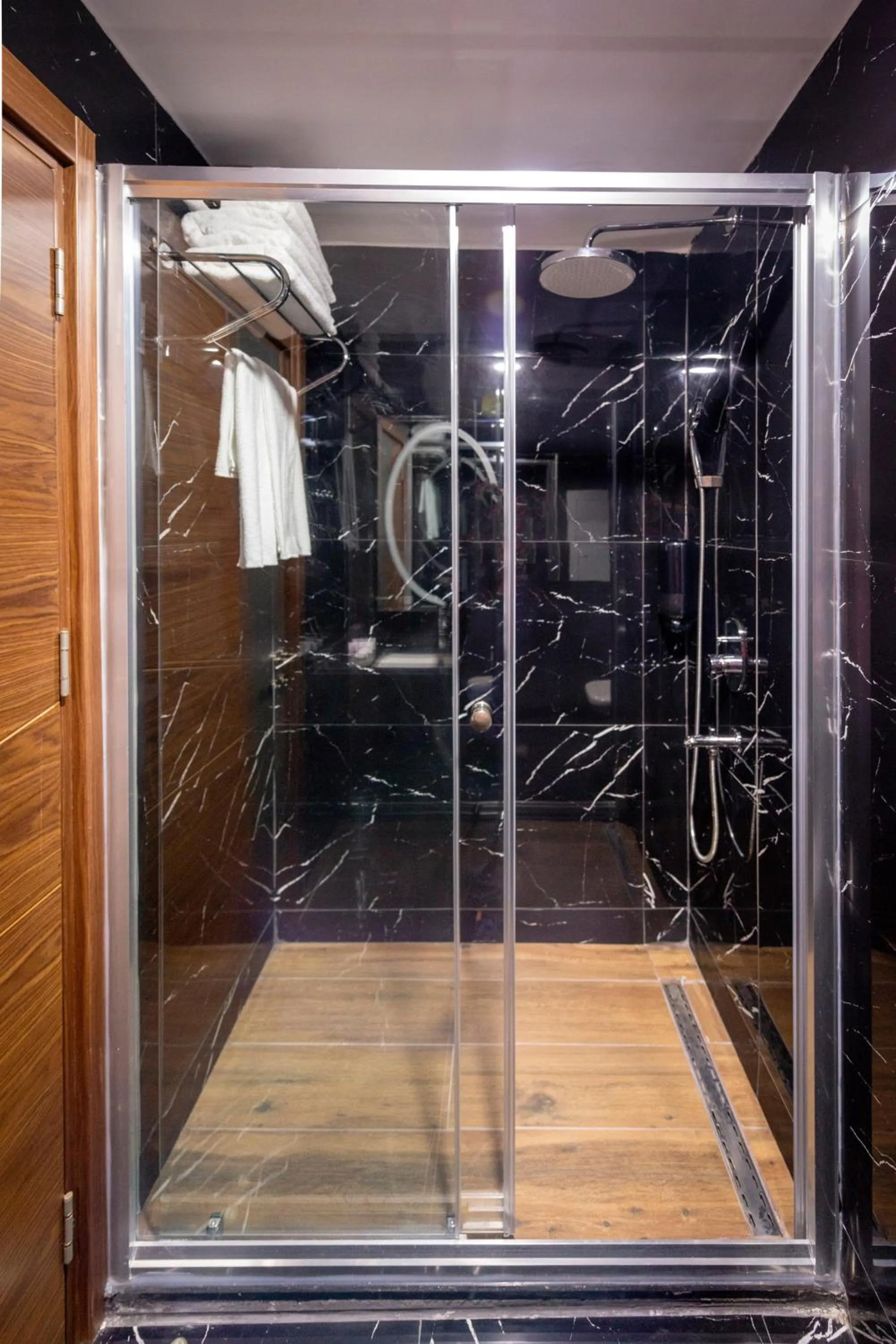 Bathroom in Novel Centre Point Hotel