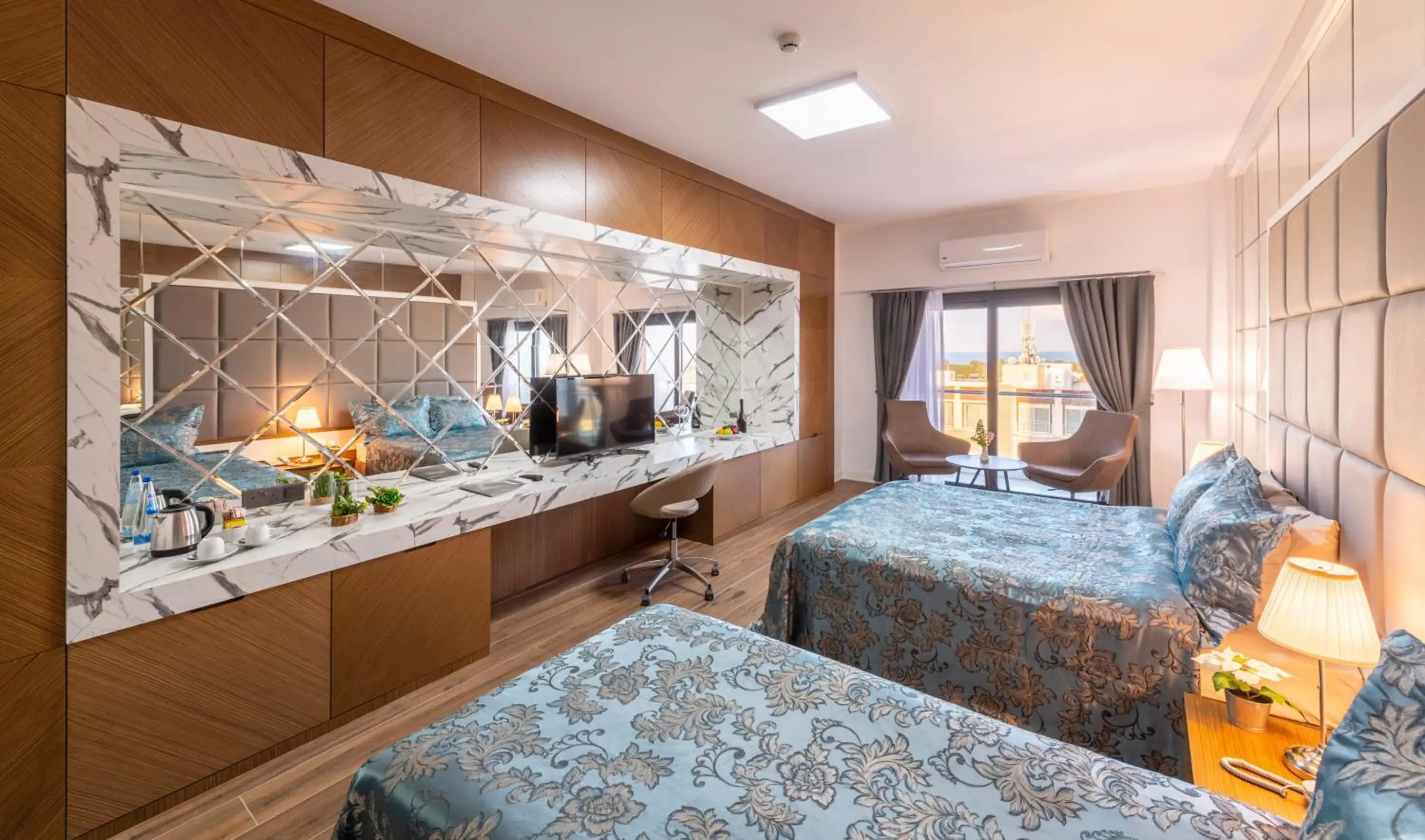 Superior Room in Novel Centre Point Hotel Superior Room in Novel Centre Point Hotel