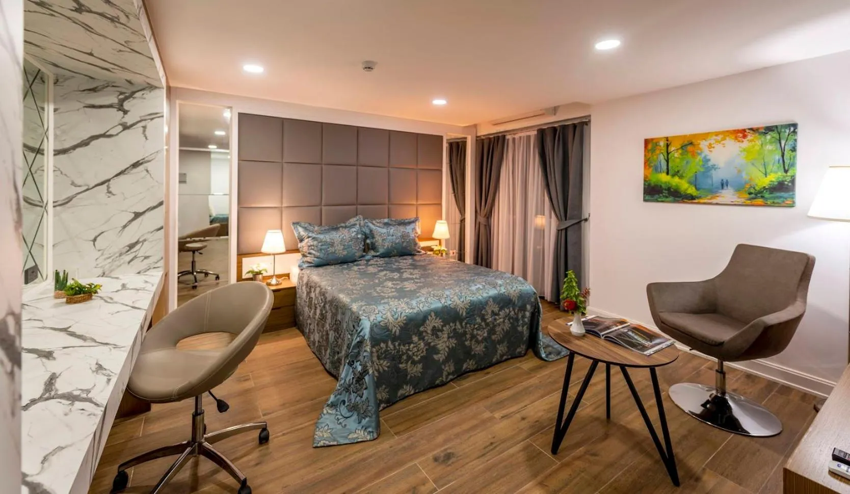 Bed in Novel Centre Point Hotel