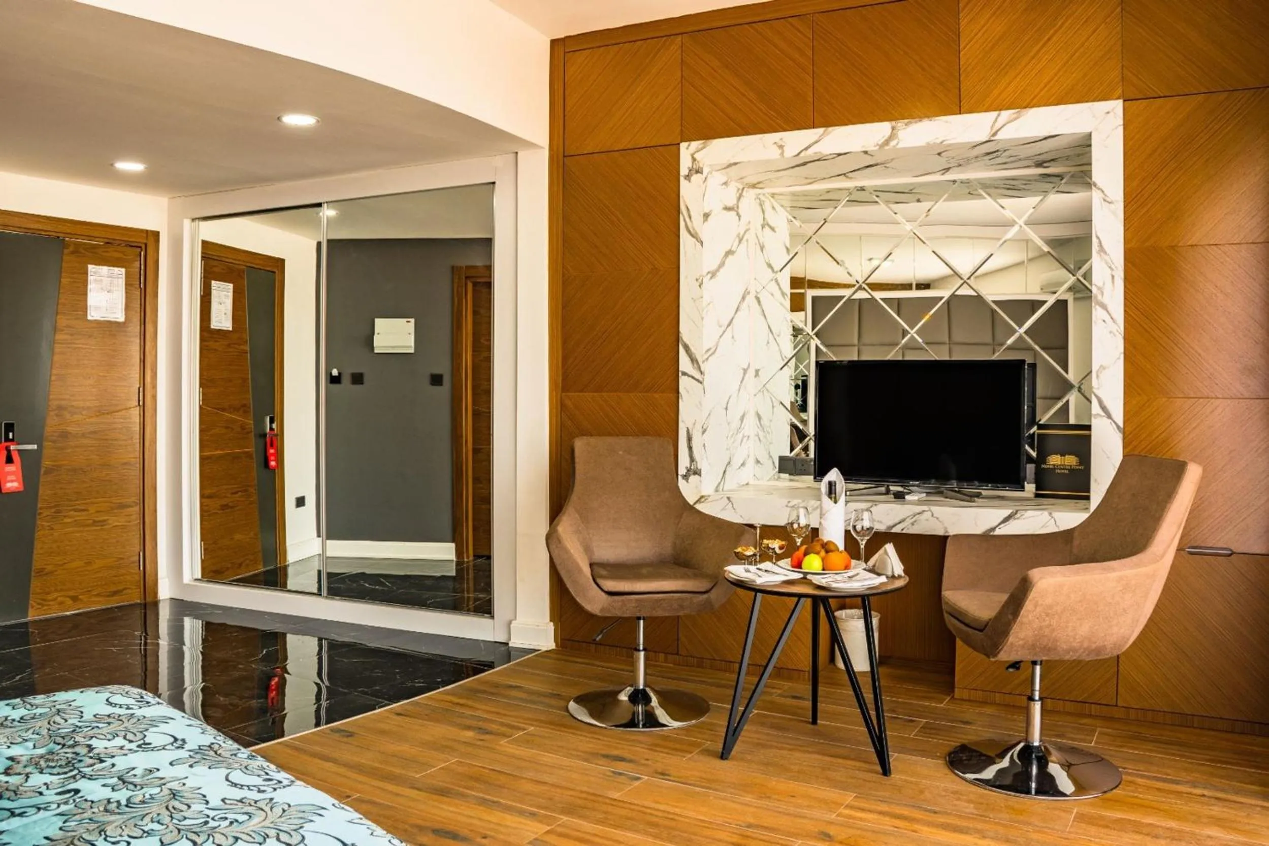 Novel Centre Point Hotel