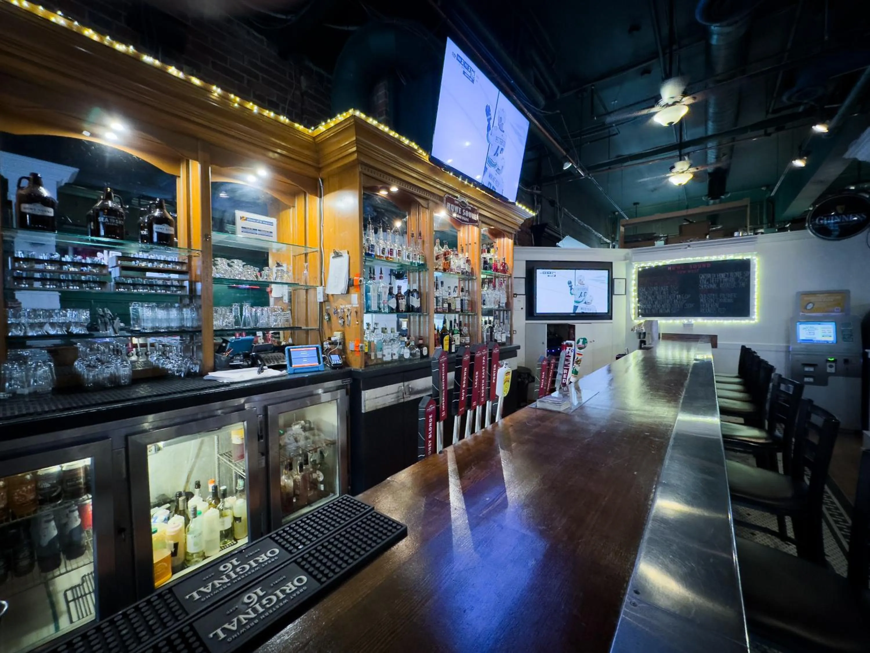 Lounge or bar in The Met Hotel