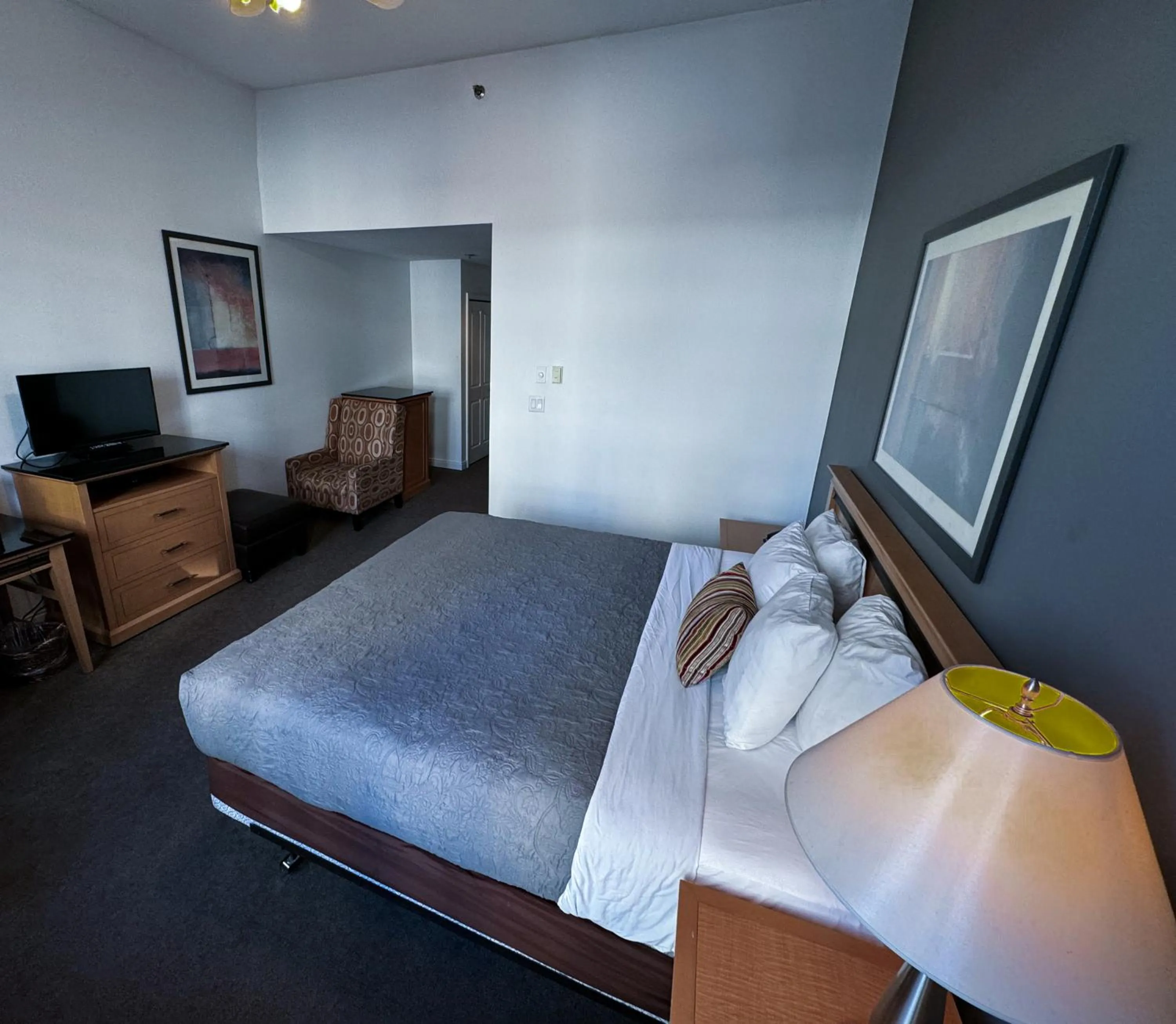 Bed in The Met Hotel