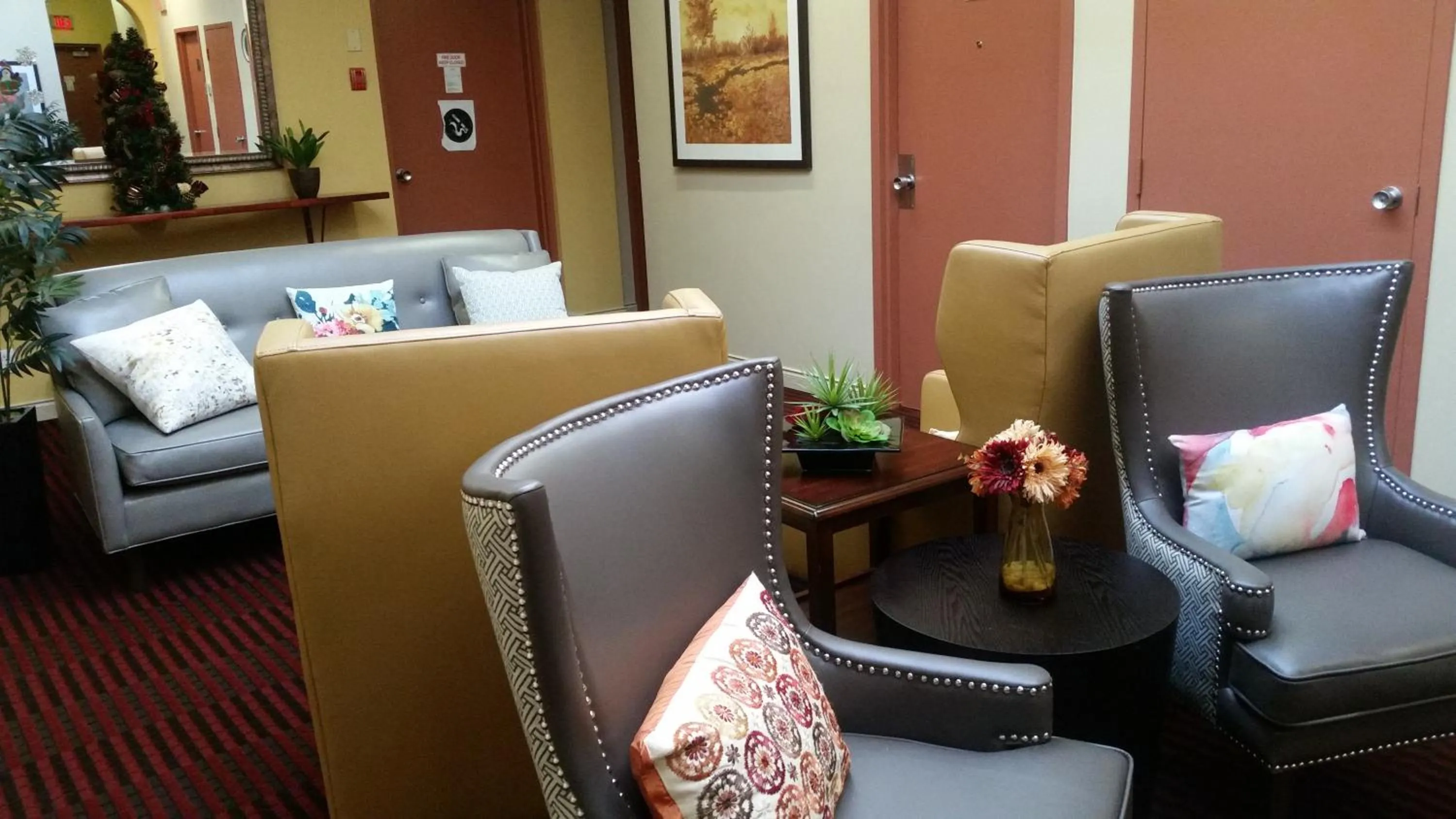 Seating area in The Met Hotel