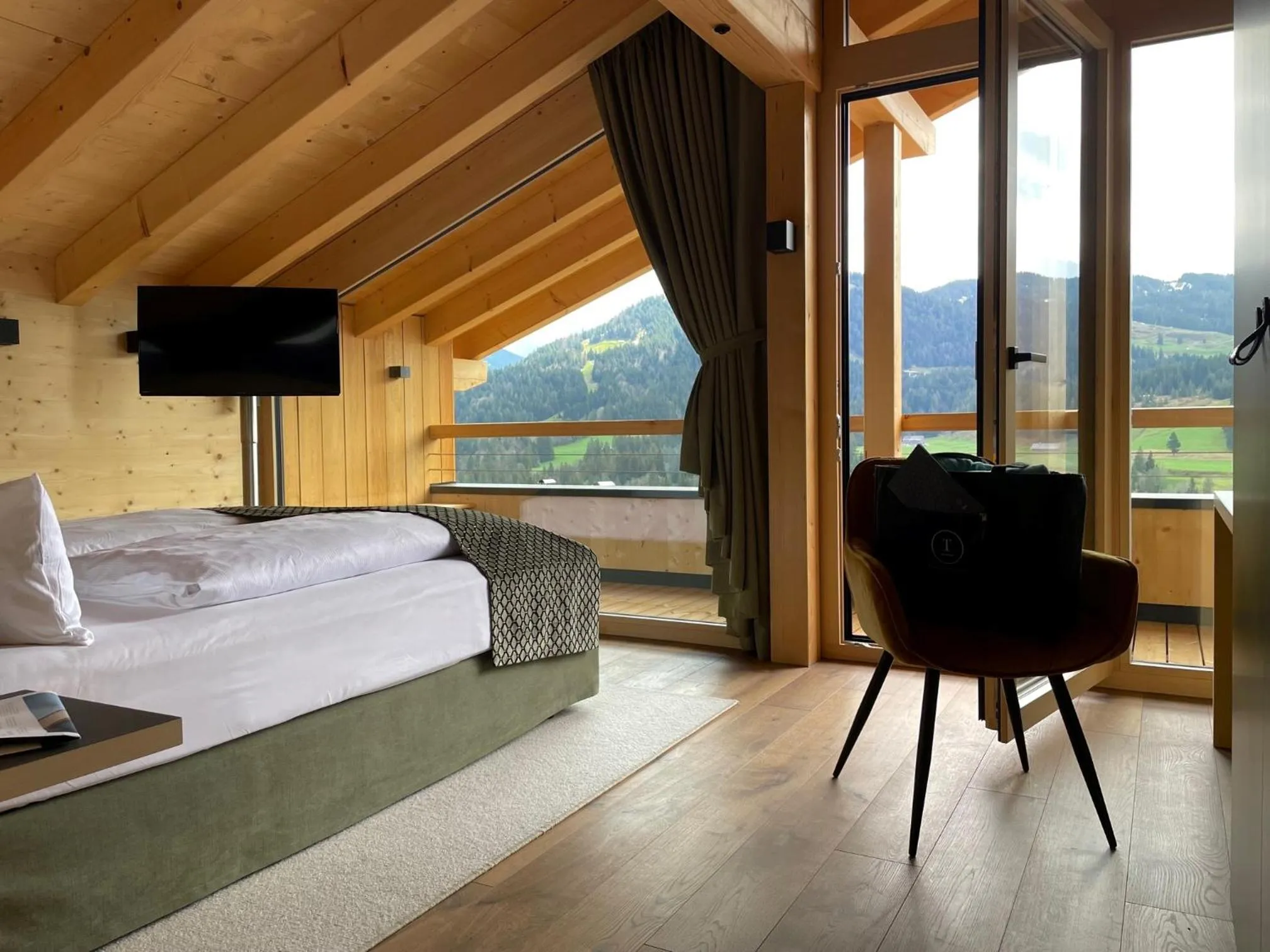 Photo of the whole room, Bed in Torghele's Wald & Fluh