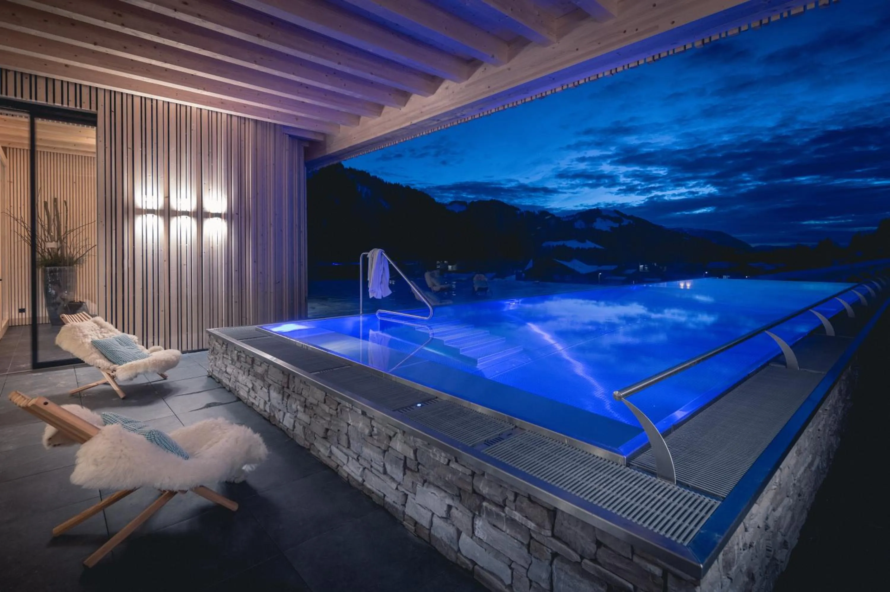 Swimming pool in Torghele's Wald & Fluh