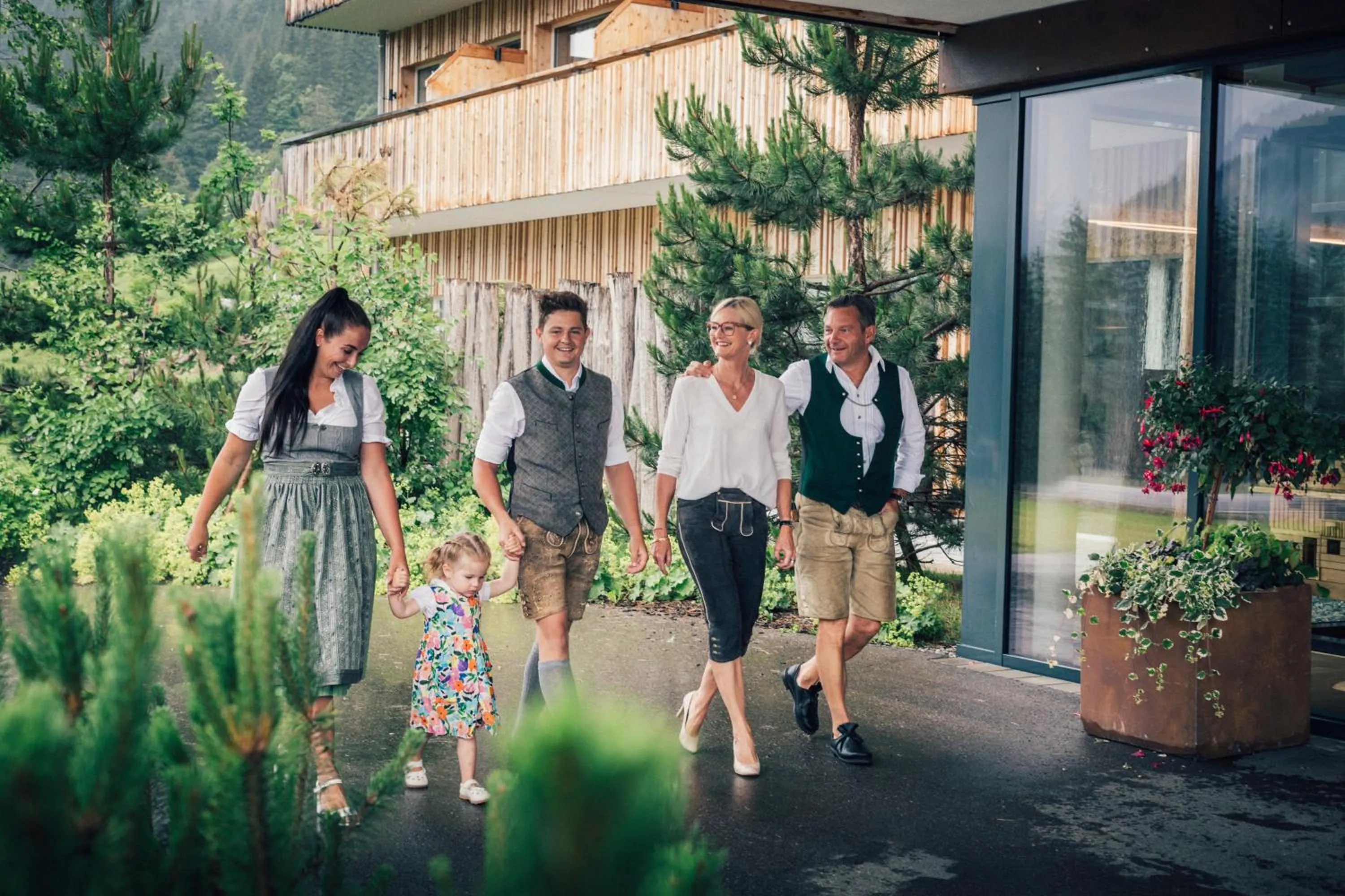 Family in Torghele's Wald & Fluh