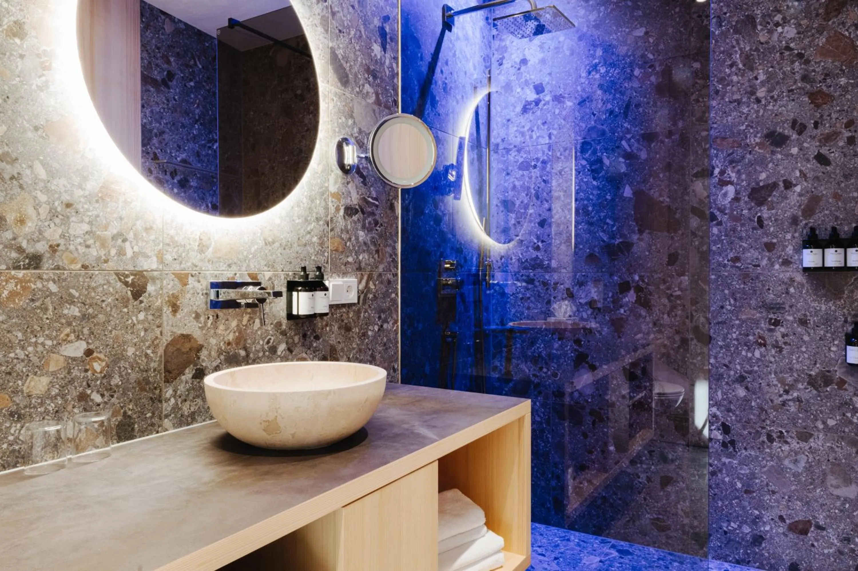 Shower in Torghele's Wald & Fluh