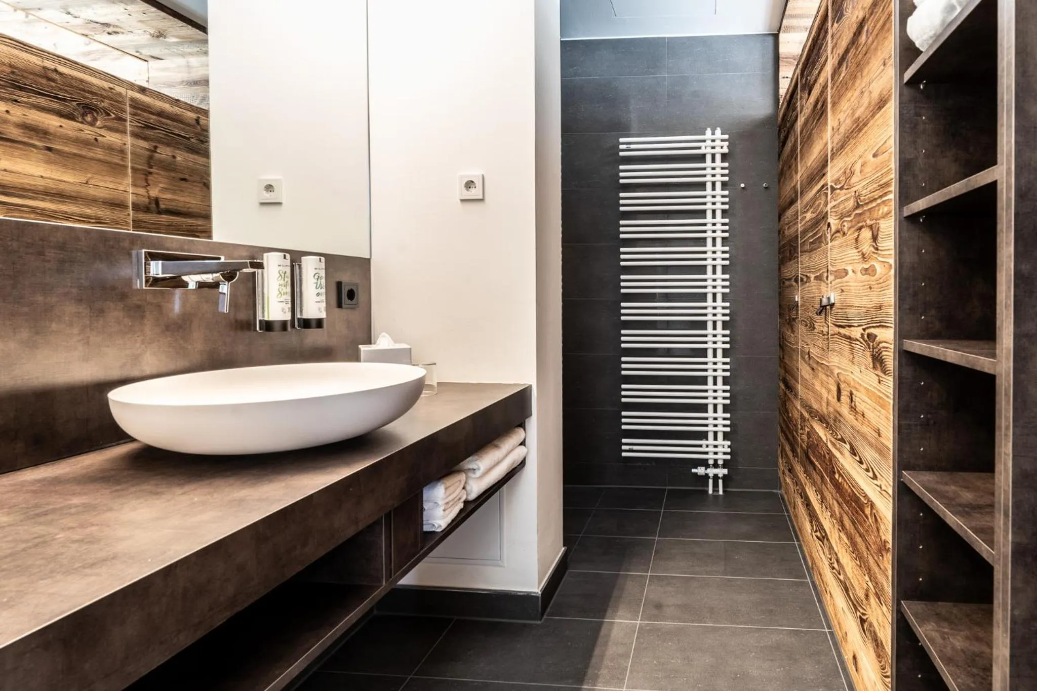 Property building in Torghele's Wald & Fluh