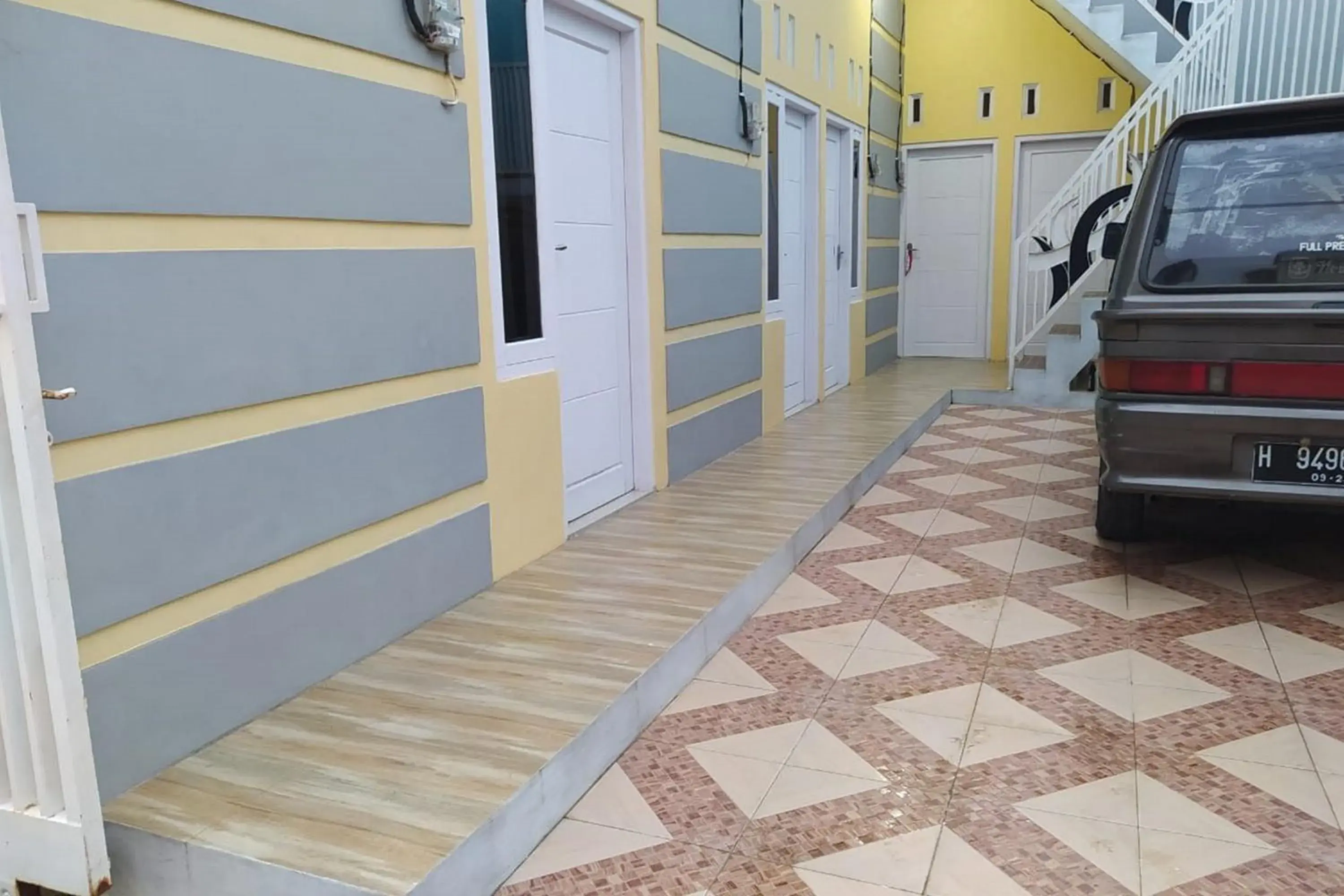 Parking in Guesthouse Berlian Batang Syariah near Kampung Kalisalak Park Parking in Guesthouse Berlian Batang Syariah near Kampung Kalisalak Park