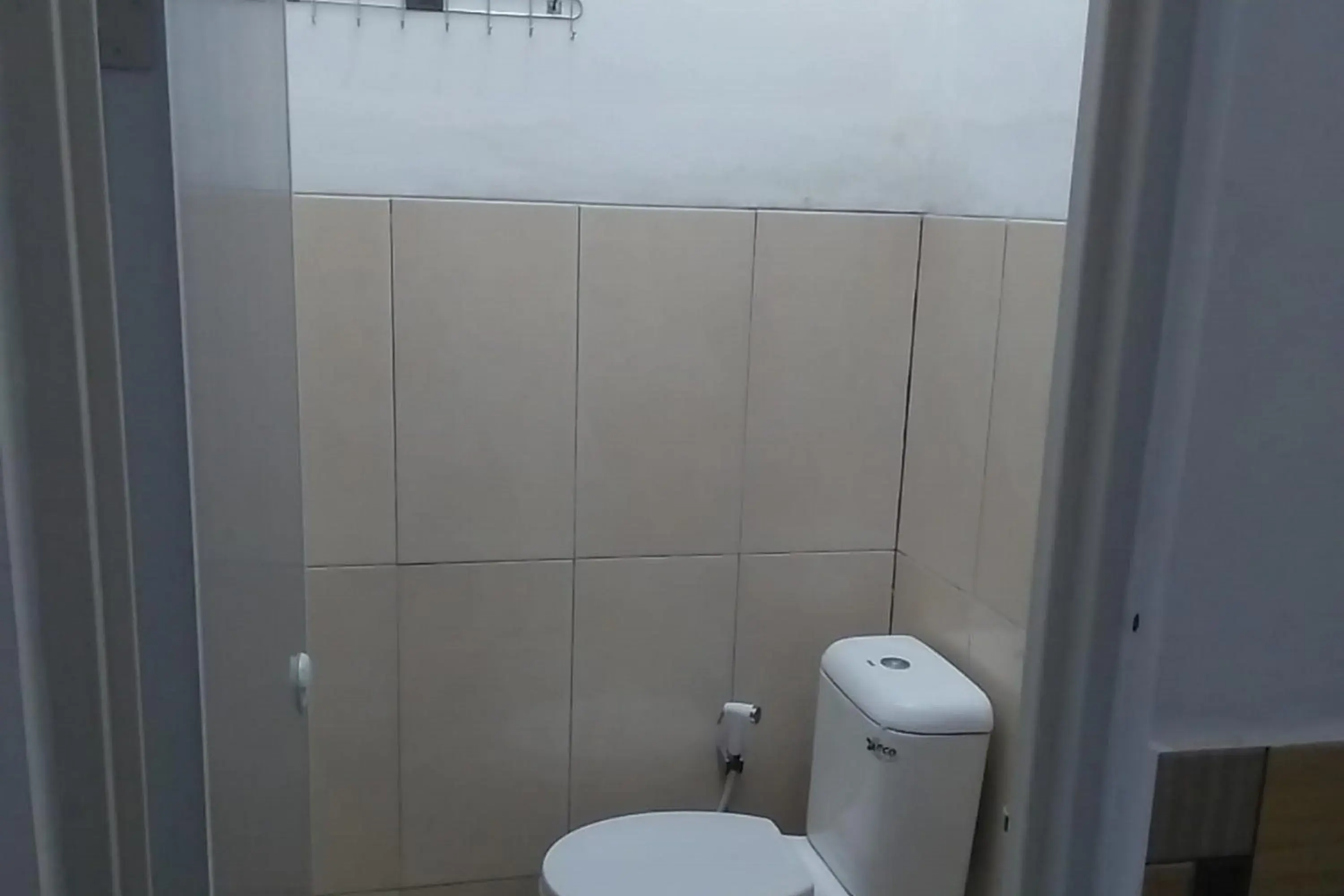 Toilet in Guesthouse Berlian Batang Syariah near Kampung Kalisalak Park Toilet in Guesthouse Berlian Batang Syariah near Kampung Kalisalak Park