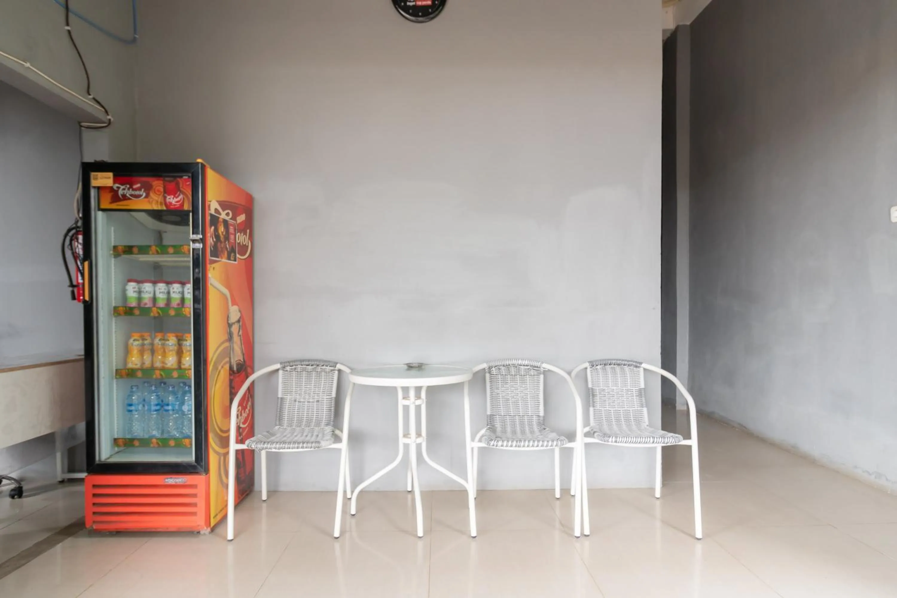 RedDoorz near Palembang Trade Center 4