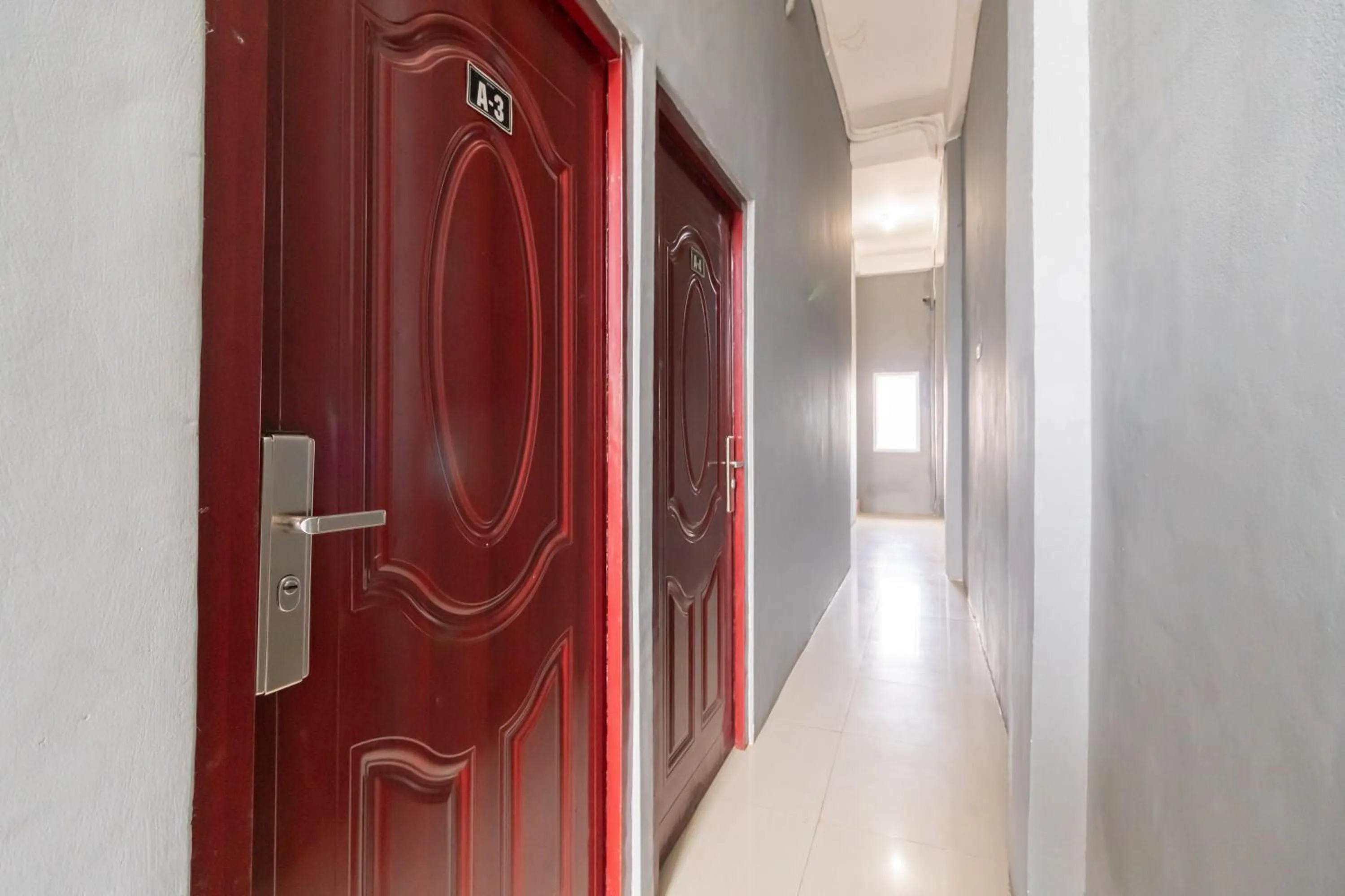 Property building in RedDoorz near Palembang Trade Center 4