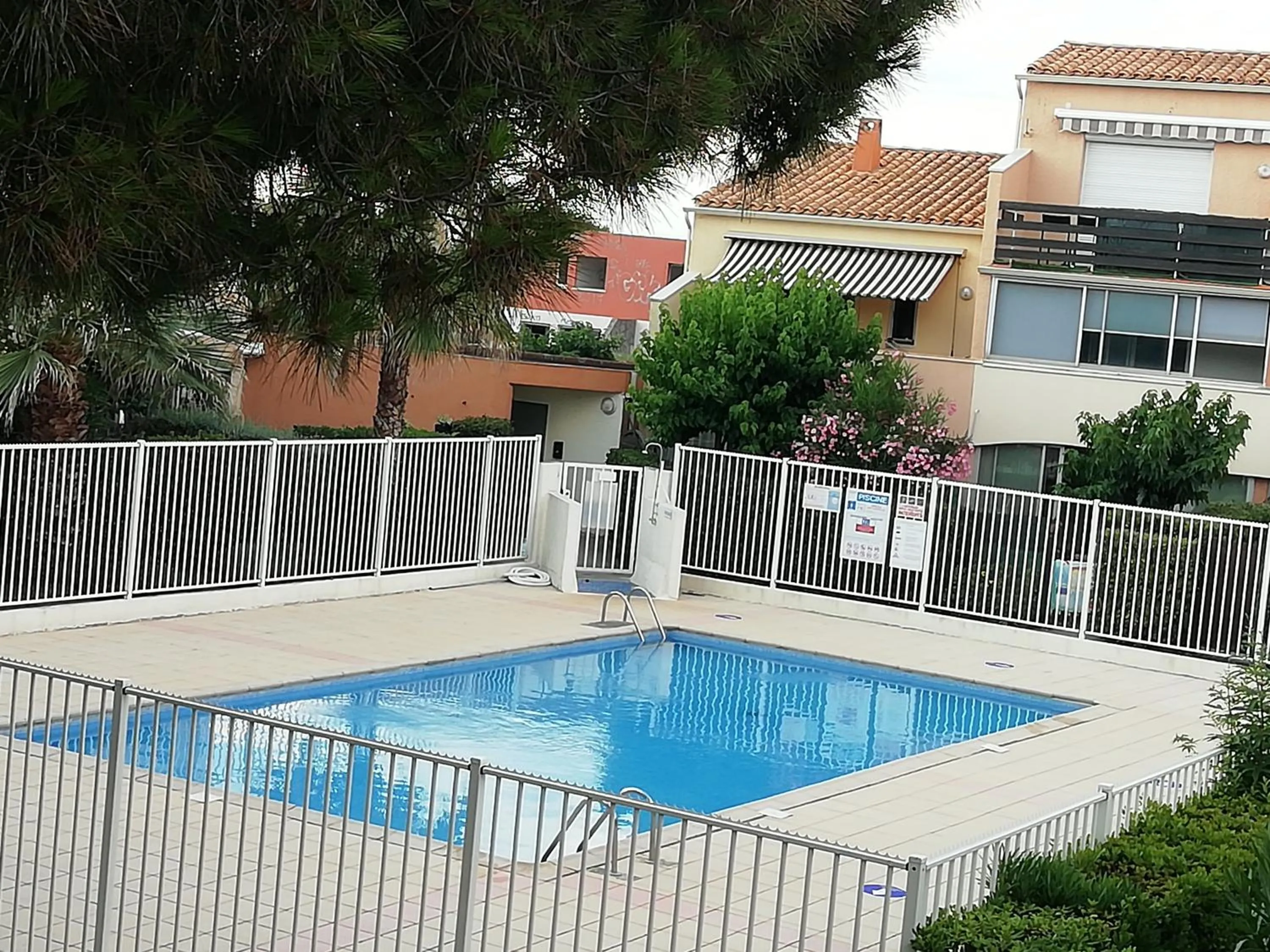 Swimming pool in Résidence les Estivales