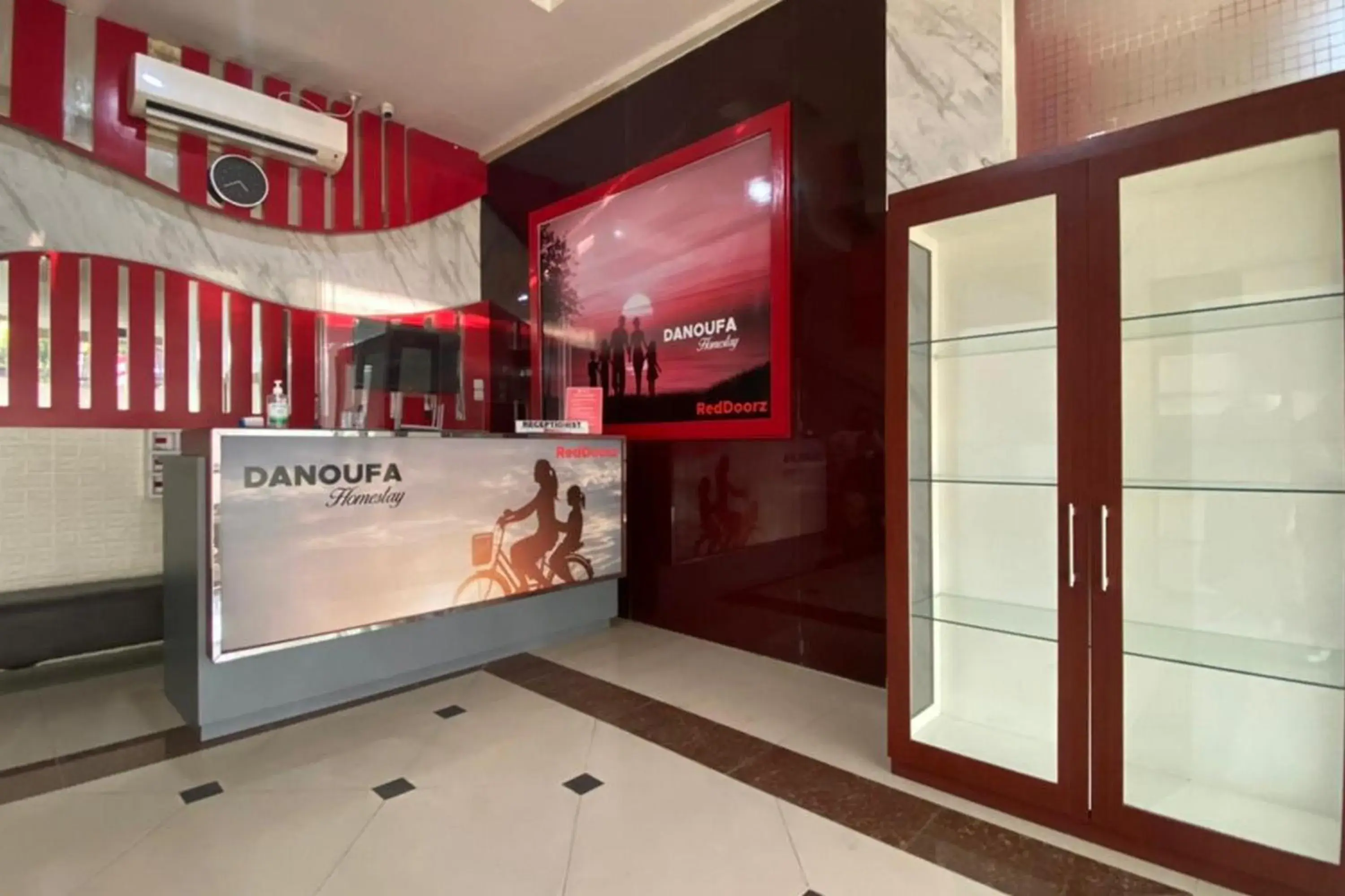 RedDoorz Plus @ Rawamangun RedDoorz Plus @ Rawamangun