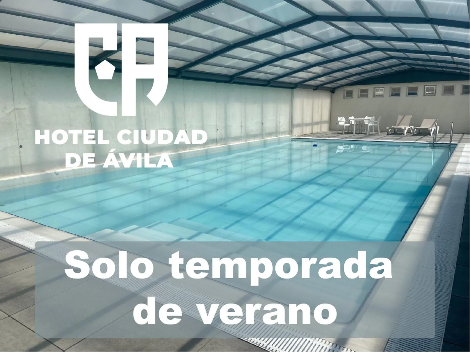 Swimming pool in Hotel Ciudad De Ávila