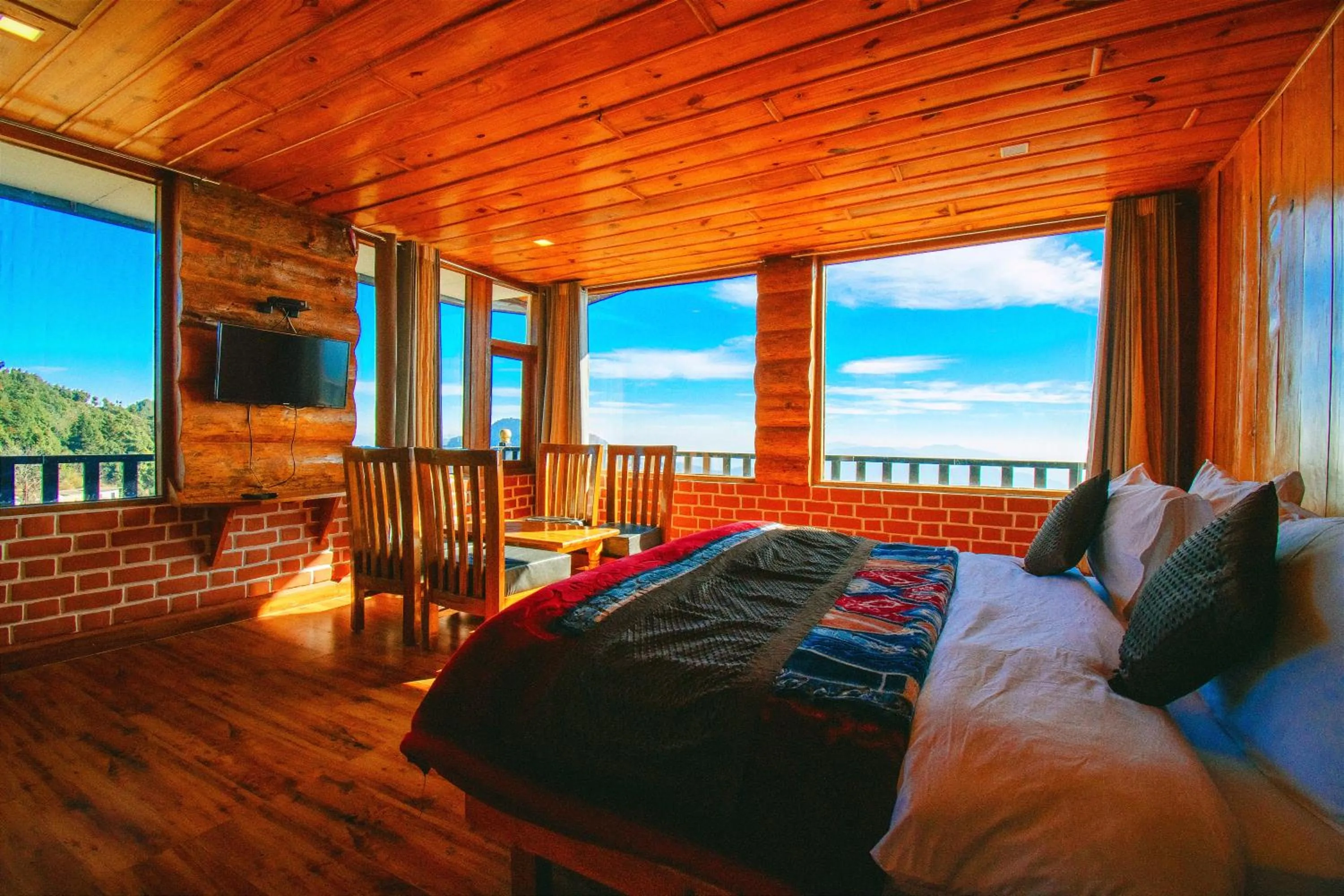 Bedroom, Bed in LA Riqueza Kanatal - Mountain View Rooms - Best Location - Amazing Food - Close to Jungle Safari & Adventure Activities