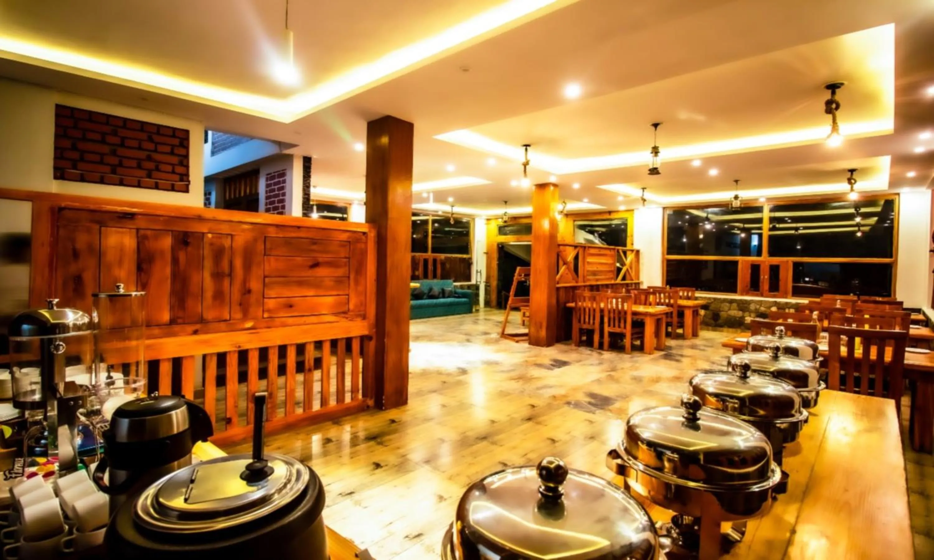 Restaurant/places to eat in LA Riqueza Kanatal - Mountain View Rooms - Best Location - Amazing Food - Close to Jungle Safari & Adventure Activities