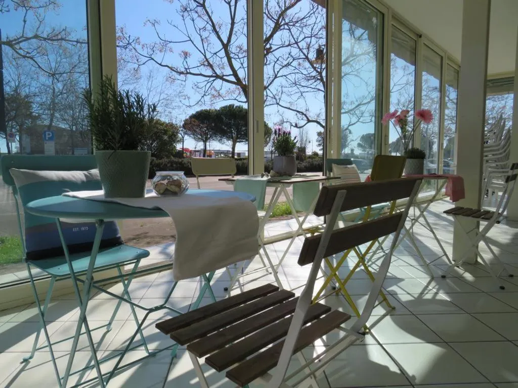 Restaurant/places to eat in Hotel Primula