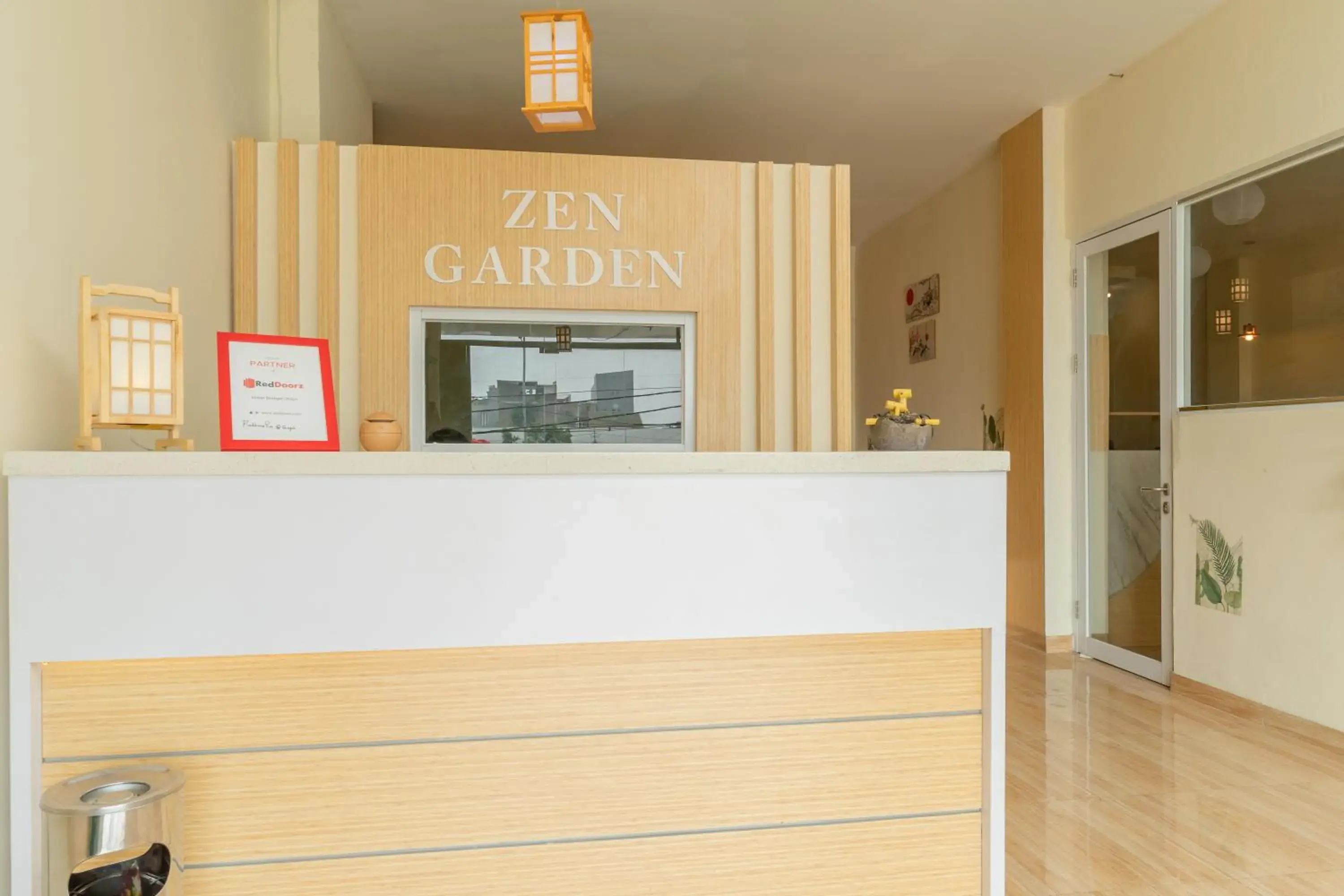 Lobby or reception in RedDoorz Plus Near RS Royal Taruma Grogol Lobby or reception in RedDoorz Plus Near RS Royal Taruma Grogol