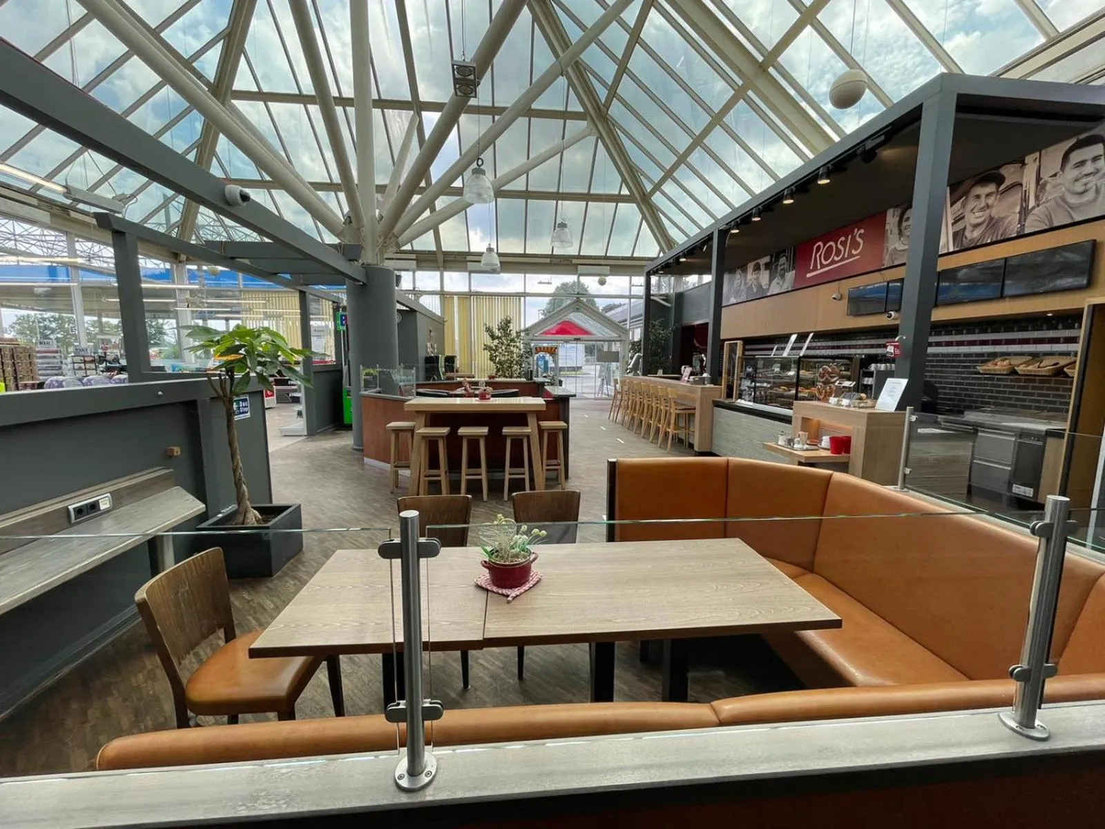 Restaurant/places to eat in Autohof Hotel Salzbergen