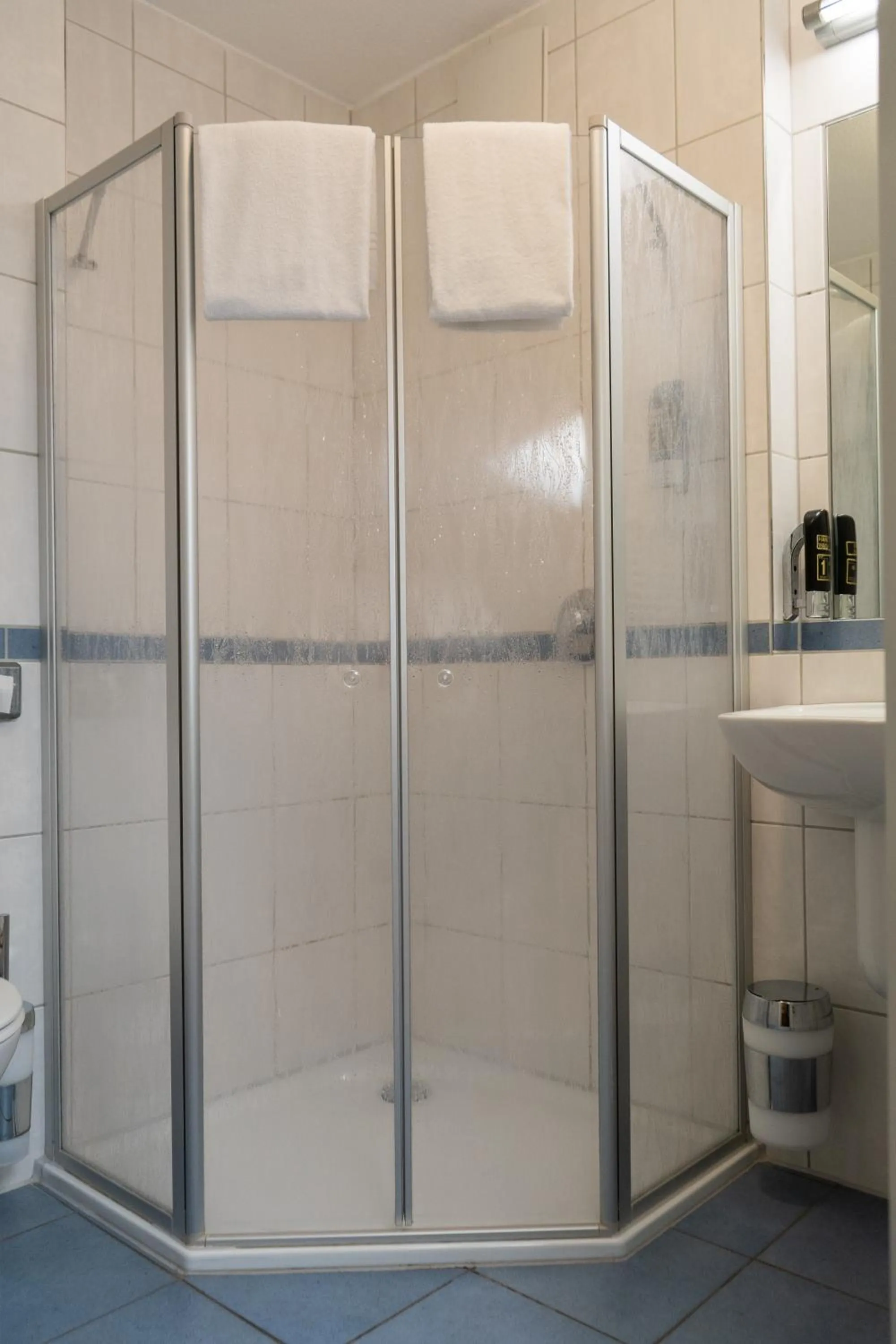 Shower in Autohof Hotel Salzbergen