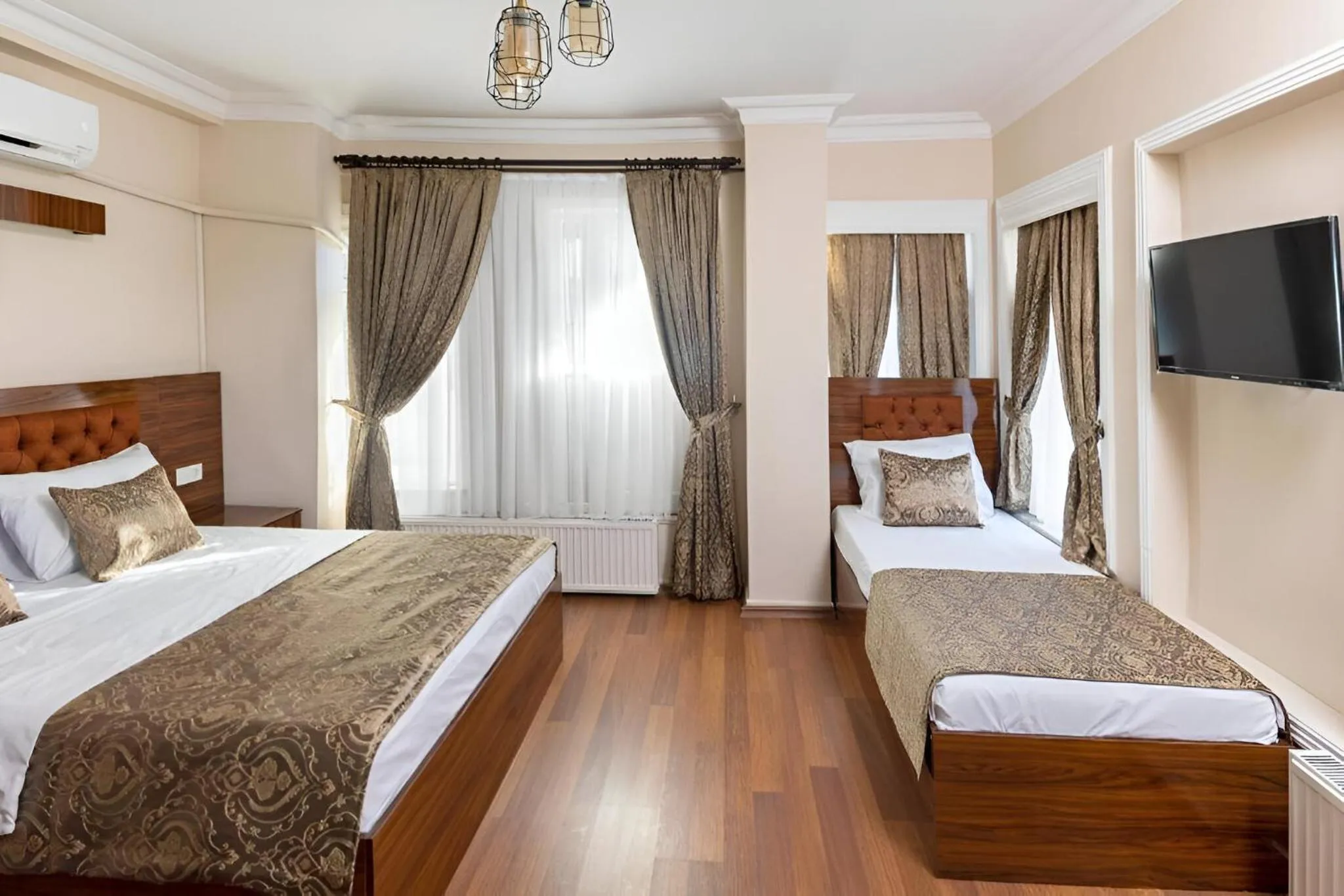 Communal lounge/ TV room, Bed in Grey House Apartments & Suites Istanbul